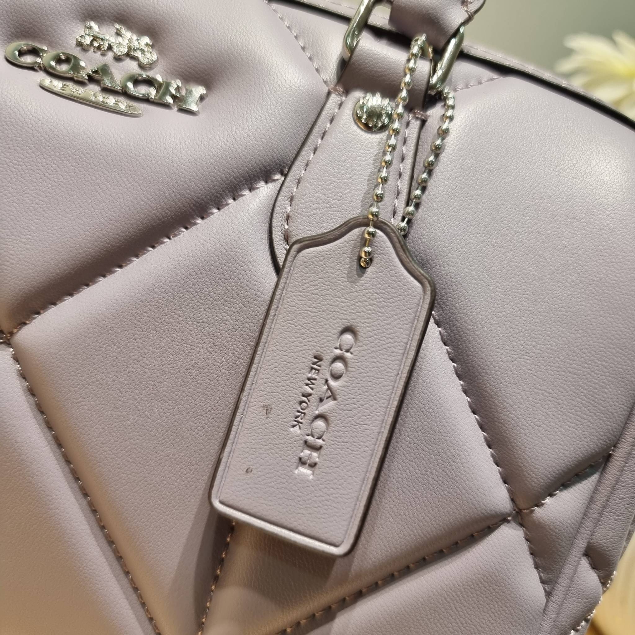 COACH ROWAN SATCHEL WITH PUFFY DIAMOND QUILTING CJ610 พร้อมส่ง กระเป๋าสะพายทรงหมอน ขนาดกำลังสวย คอลเลคชั่นสุดคลาสสิค ที่ดีไซน์เพิ่มความหรู