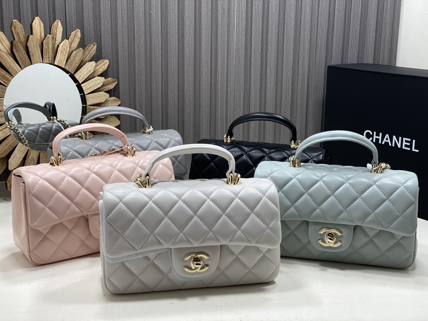 ORI หนังแท้ | CHANEL Classic Flap Bag TopHandle 20cm กระเป๋าสะพายคคลาสสิกพร้อมหูจับ หรูหราระดับตำนาน สวยงามเหนือกาลเวลา