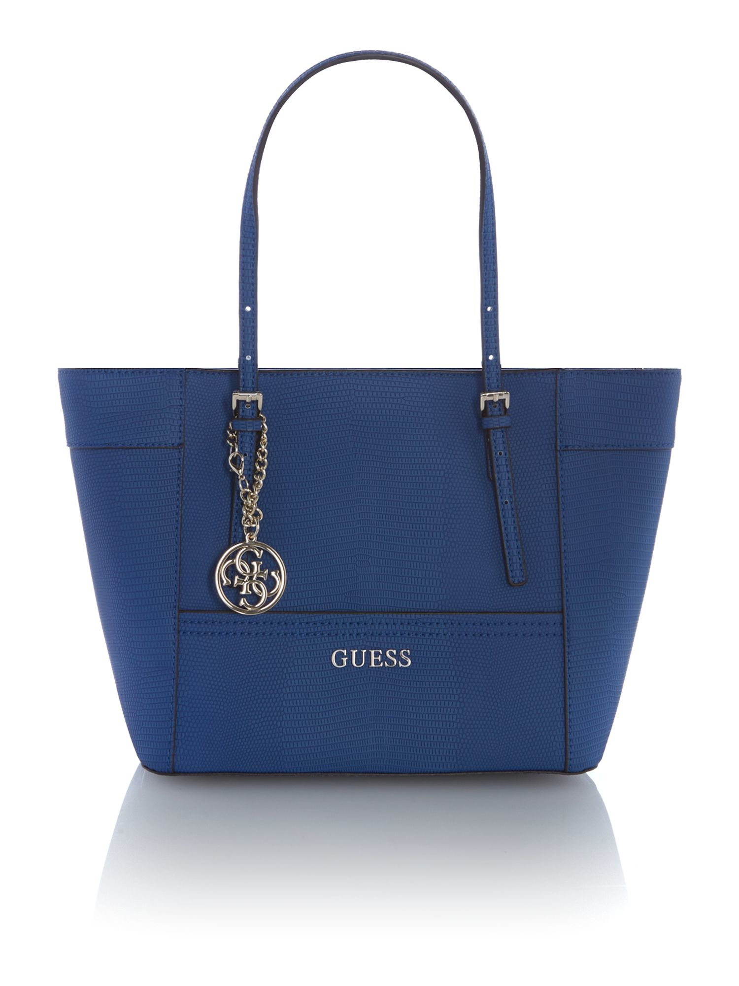 New !!! GUESS LARGE TOTE BAG พร้อมส่ง กระเป๋าถือทรง Tote ลายหนังซาฟเฟียโน่ น้ำหนักเบา ด้านหน้าติดโลโก้แบรนด์ตัวใหญ่อะไหล่เงินค่ะ พร้อมห้อยอะไหล่แบรนด์เพิ่มความหรู เปิดปิดกระเป๋าแบบซิป ซับในเป้นผ้าลายแบรนด์สวยค่ะ ภายในกว้าง ใส่ของได้จุทีเดียวนะค่ะ มีช่องซิ