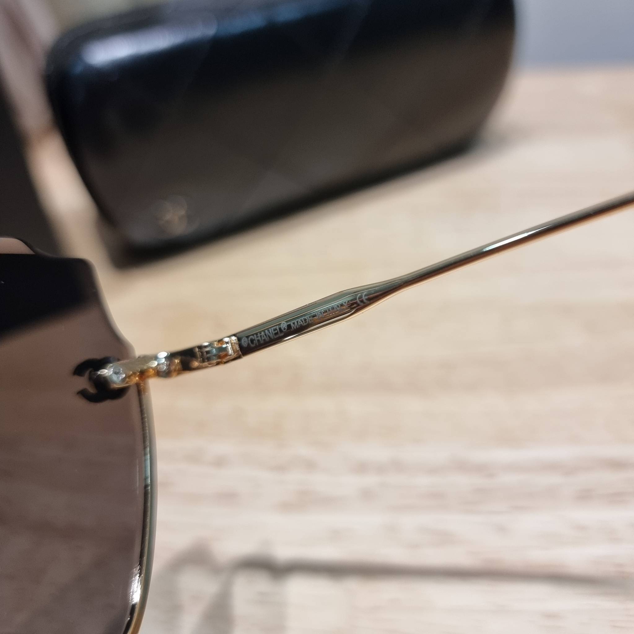 Chanel Sunglasses UV protection gift Box set สุดคุ้ม มาพร้อมอุปกรณ์ครบเซ็ท ดีไซน์ชิคมากแม่!! รับรองไม่ซ้ำใคร ใส่เสริมโหงวเฮ้ง ดูผู้ดี มีพกติดตัวไว้ไม่ตกเทรนด์ ใช้ได้ทุกโอกาส