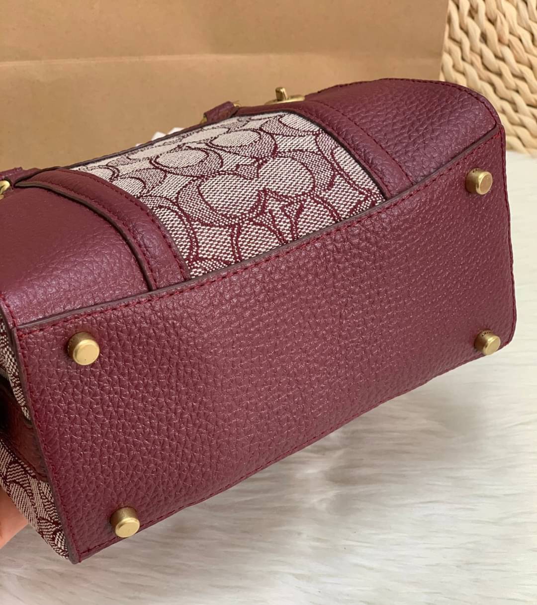 COACH LARK BAG 19 IN SIGNATURE JACQUARD ((4619)) พร้อมส่งค่ะ! กระเป๋าสะพายแบบครอสบอดี้ร์ทรงหมอน หนังแท้+ผ้า Jacquard ได้ลงตัวสวยงามค่ะ