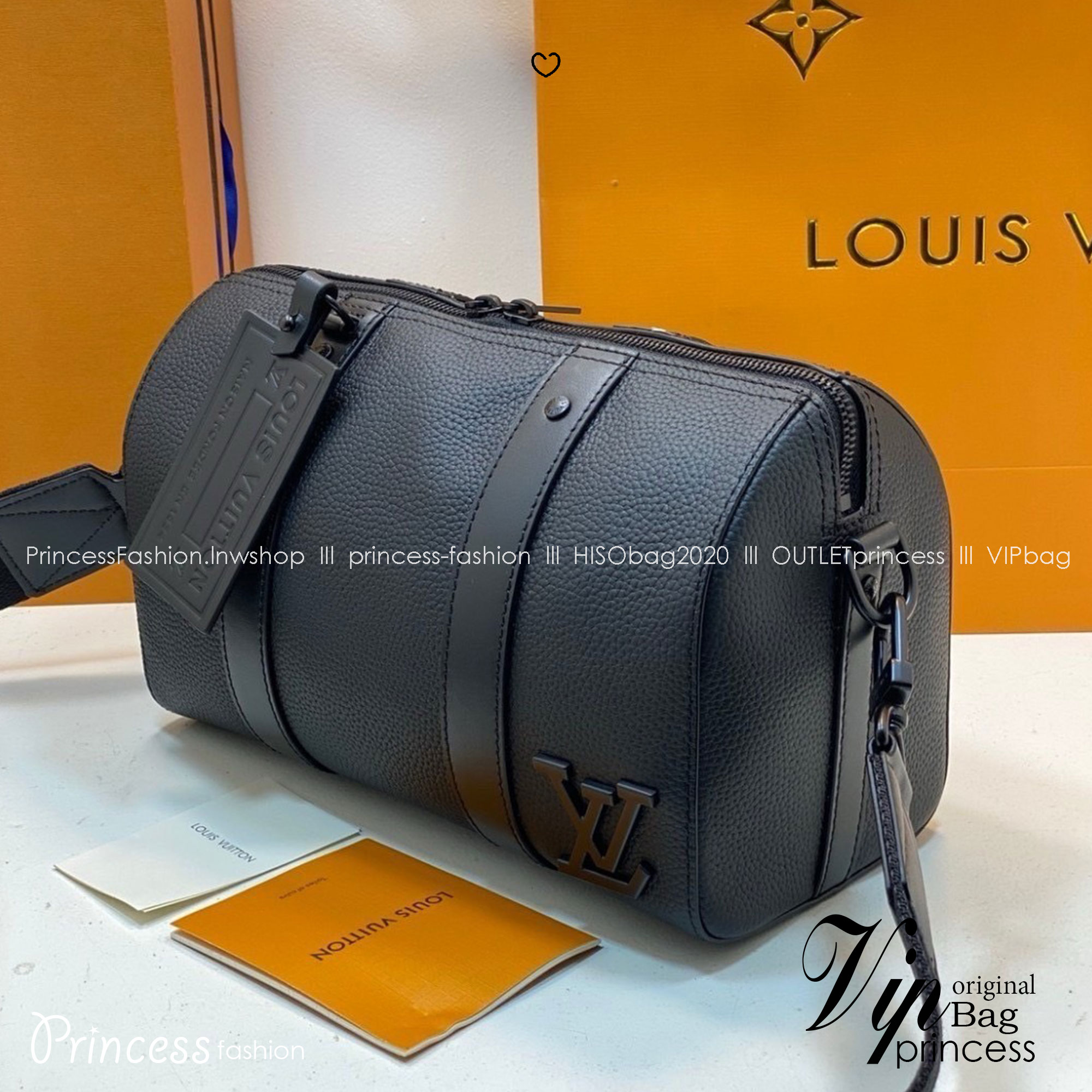 สลับแท้ LV City Keepall Bag 27cm กระเป๋าสะพายทรงหมอนสุดไอคอนิก หนังแท้ Aerogram สีดำคลาสสิก โดดเด่นด้วยโลโก้ LV โลหะสีดำสะท้อนเอกลักษณ์เรียบง่าย หรูหราร่วมสมัยอย่างลงตัว