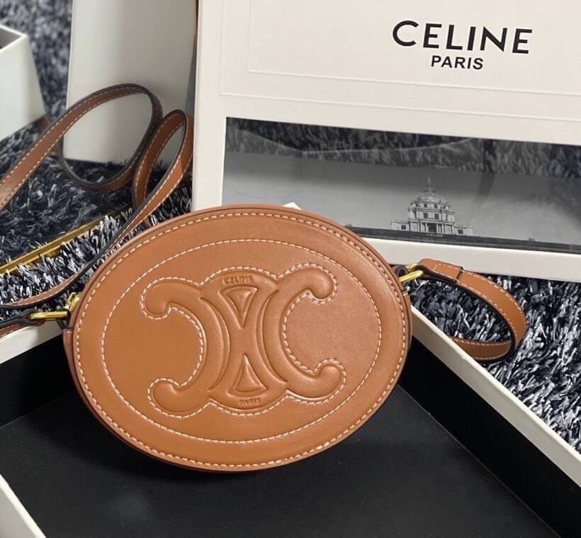 VIP 】หนังแท้ CELINE CROSSBODY OVAL PURSE IN SMOOTH CALFSKIN พร้อมส่งที่ไทย สีดำ สีน้ำตาล