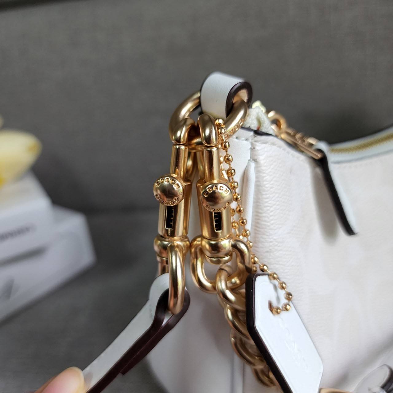 พร้อมส่งครบสี สวยทุกสีเลยค่า😘 ((CA173//CA209//CA548)) COACH TERI SHOULDER BAG 🔹กระเป๋าทรงพอช ในรูปแบบหนังแท้ หนังนิ่มสวยมากค่ะ