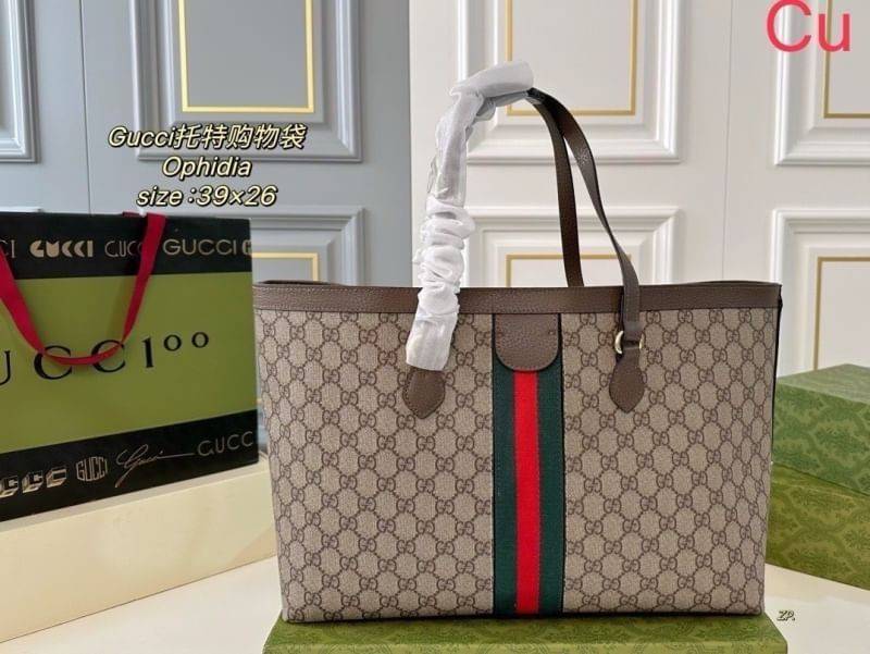 Gucci Ophidia medium tote bag กระเป๋าทรงโท้ทใบใหญ่จุใจ จุของได้เยอะจุกๆ เอาใจสายแบกที่ยังคงความหรูหราไว้อย่างลงตัว