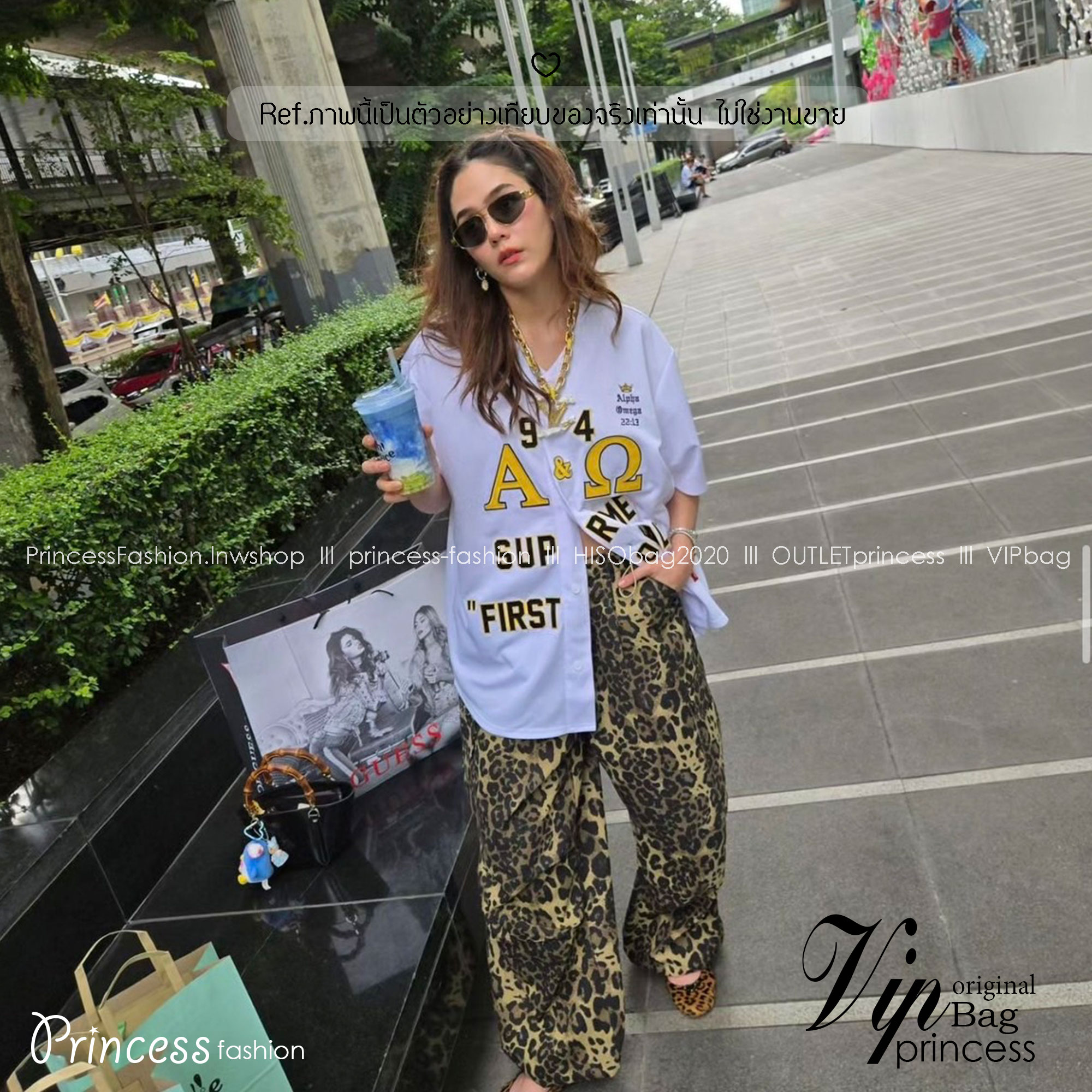 GUCCI Mini bamboo top handle tote bag กระเป๋าสะพายทรงตะกร้า หูจับลายไม้ไผ่ตัดสีได้อย่างลงตัว ถือแล้วดูขับผิวสวยงาม งานหนังแท้หนังเงาดูแพง ให้ความรู้สึกถึงงานฝีมือที่โดดเด่น ด้วยฐานทรงหกเหลี่ยม พร้อมส่งที่นี่ก่อนใคร รีบจับจองเลยน้า