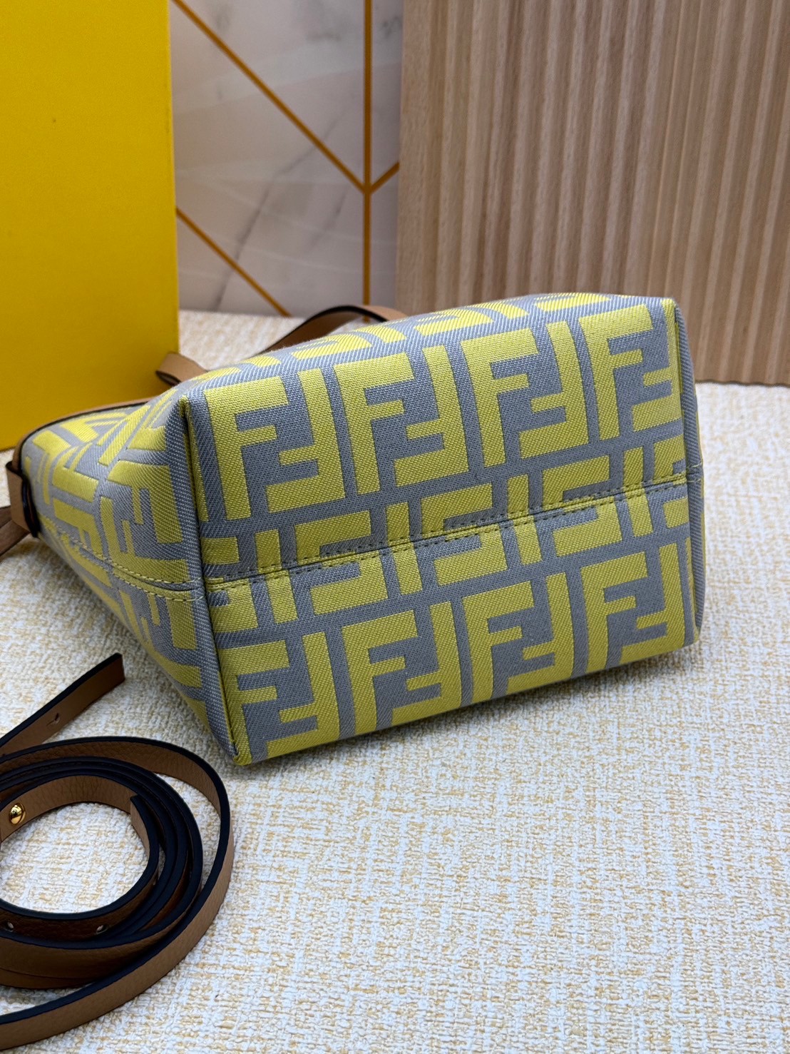 Fendi Roll Mini FF jacquard mini bag / YSL TOTE BAG MINI กระเป๋าสะพายทรงโท้ทไซส์มินิ เกรดออริ 1:1 ใช้งานต่างประเทศได้