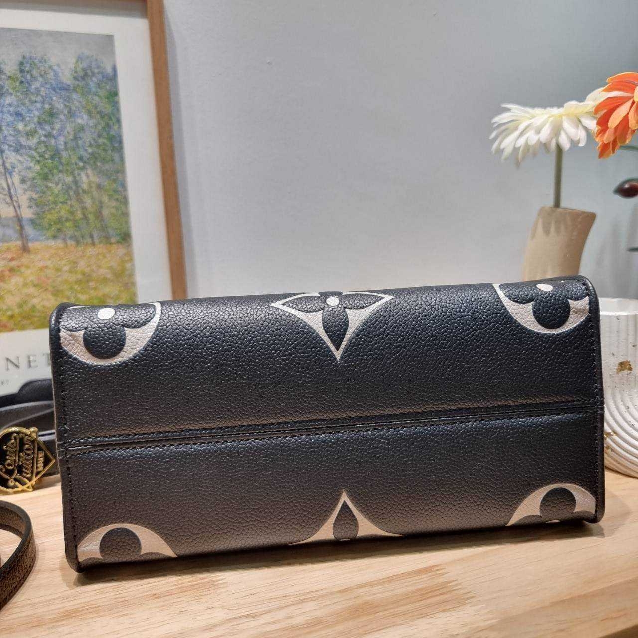 LV OnTheGo PM bag / LV on the go pm bicolor tote bag กระเป๋าทรงโท้ทที่ใครเห็นต้องเป็นคลั่งรัก ยอดฮิต คลาสสิค ผู้ดี หรูหราได้ทุกลุค ทุกสไตล์ เกรดวีไอพี ไฮเอน 1:1 ใช้งานต่างประเทศได้