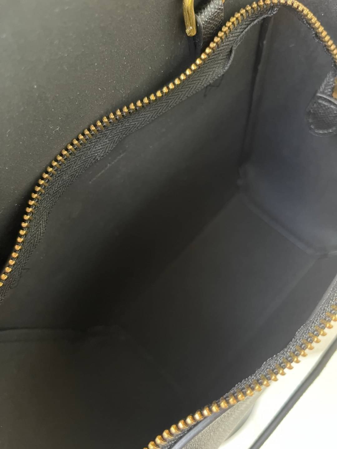 CELINE NANO BELT BAG / Celine Belt Bag กระเป๋าถือที่มีสไตล์มินิมอล และดูเรียบง่าย แต่หรูหรา