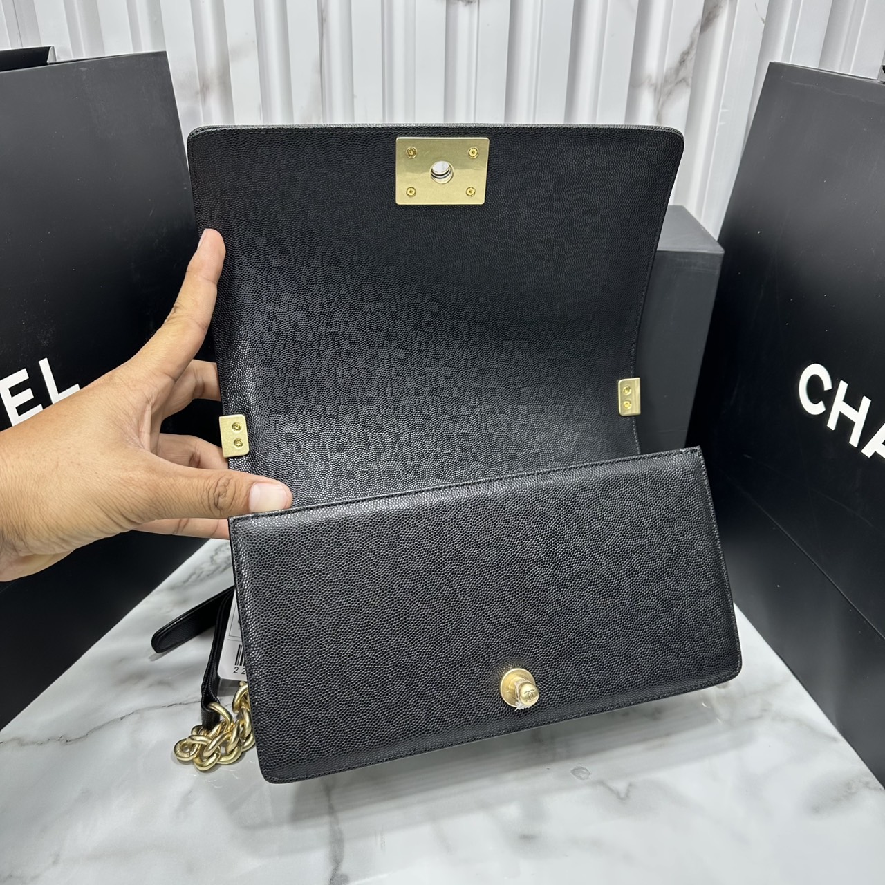 ORI หนังแท้ | CHANEL Boy 25cm shoulder bag กระเป๋าสะพายรุ่นยอดนิยม หรูหราระดับตำนาน สวยงามเหนือกาลเวลา