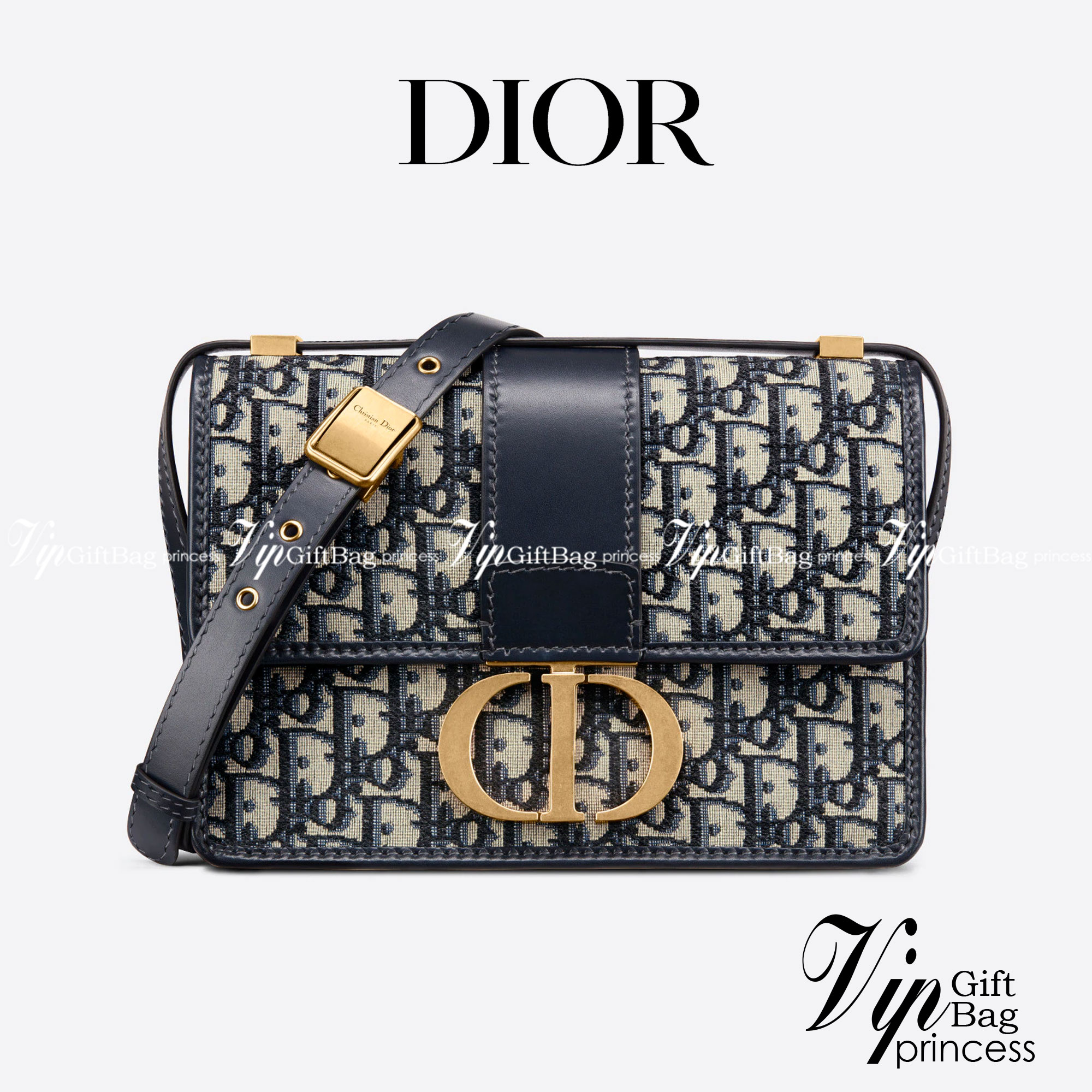 หนังแท้ CHRISTIAN DIOR 30 MONTAIGNE BAG Oblique Jacquard เอกลักษณ์ของความหรู น้ำหนักเบา ไอเท็มหายาก!! Best seller!! ยกให้น้องเลย!! ดีไซน์เรียบหรูในความเป็นเอกลักษณ์ ใช้งานง่าย สะดวก ได้ทุกโอกาส แนะนำเป็น everyday bag ติดตัวไว้เลยจ้าสาวๆ พร้อมส่งที่ไทย ภาพ