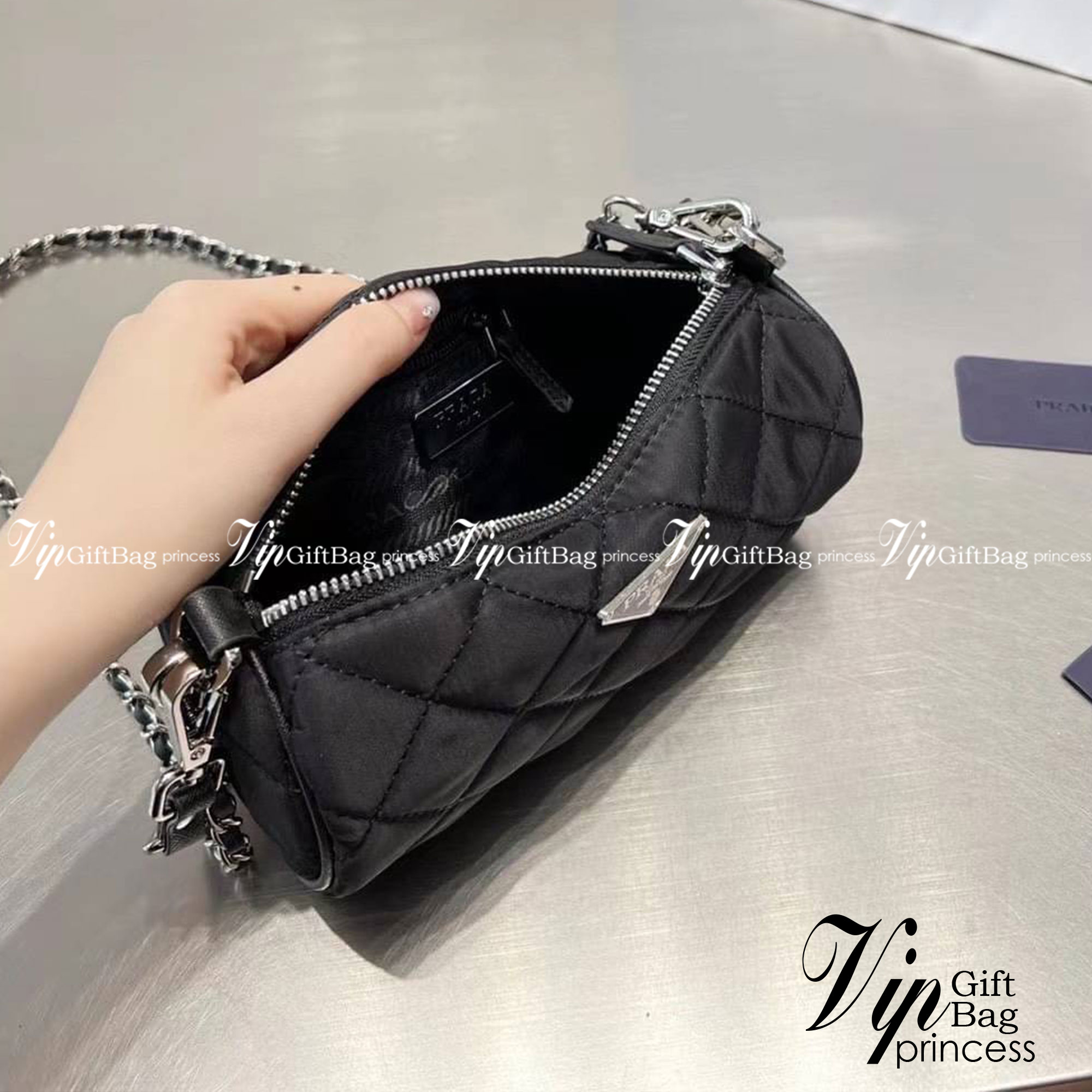 PRADA Tessuto Cylinder Mini Bag / Prada Mini Nylon Cylinder Bag กระเป๋าสะพายทรงกระบอกไซส์มินิ น้ำหนักเบา ดีไซน์ทันสมัย