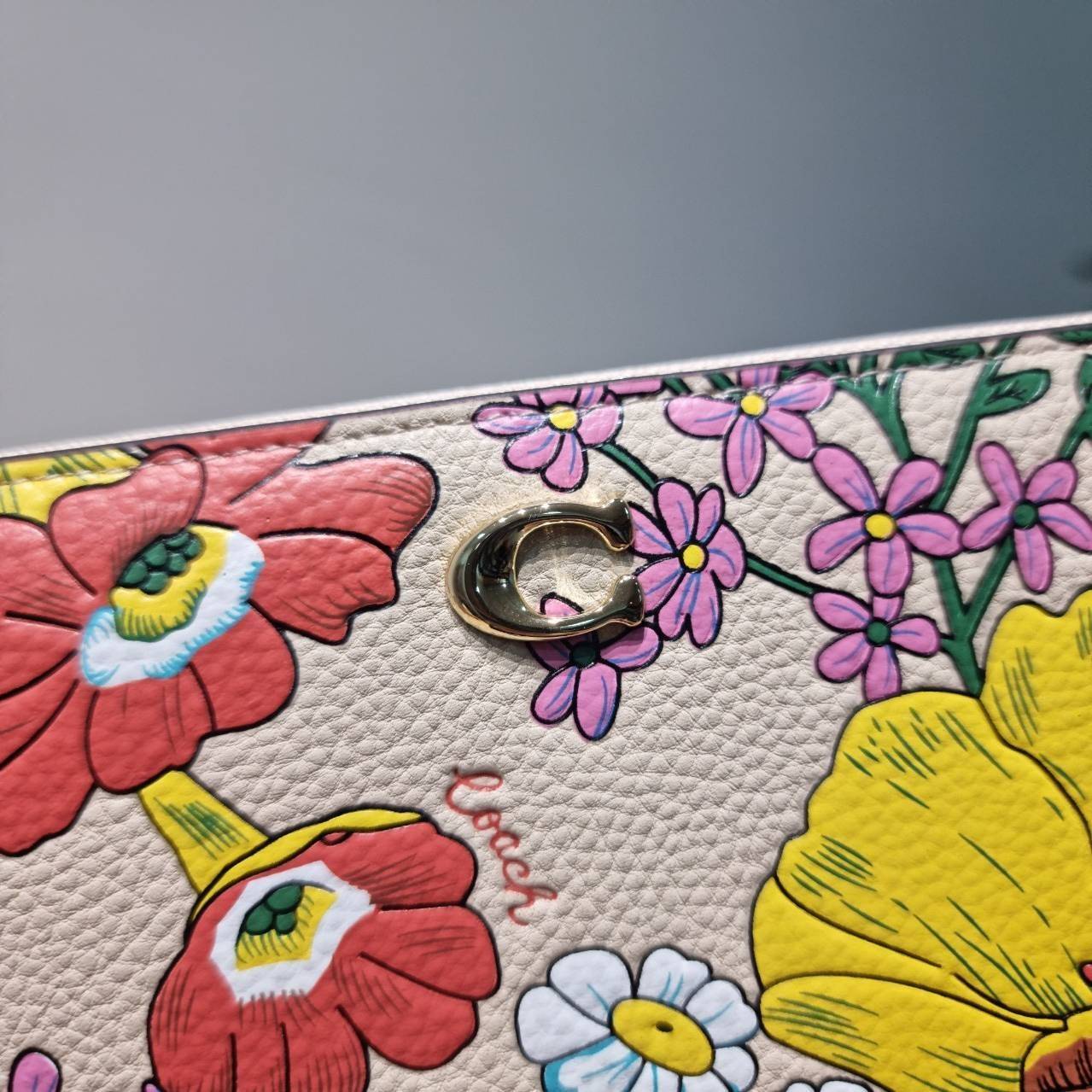 COACH LONG ZIP AROUND WALLET WITH FLORAL PRINT CJ373 / CR930 กระเป๋าสตางค์ใบยาวลายดอกไม้สดใส เกรดท็อปออริ เกรดดีสุด สลับแท้ 1:1 ใช้ต่างประเทศได้