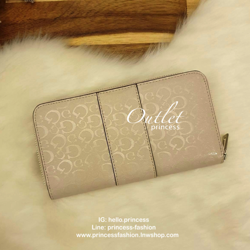 GUESS FACTORY WOMEN'S ZIP AROUND LONG WALLET กระเป๋าสตางค์หนังทรงซิปรอบลาย G ด้านหน้าติดโลโก้แบรนด์ด้วยโลหะสวยหรู ภายในมีช่องใส่ธนบัตร ช่องใส่บัตรหลายช่อง มีช่องซิปใส่เหรียญ สามารถใส่ไอโฟนพลัสได้ มีให้เลือกถึง 5 สี สวยคุ้ม น่าใช้มากๆค่า