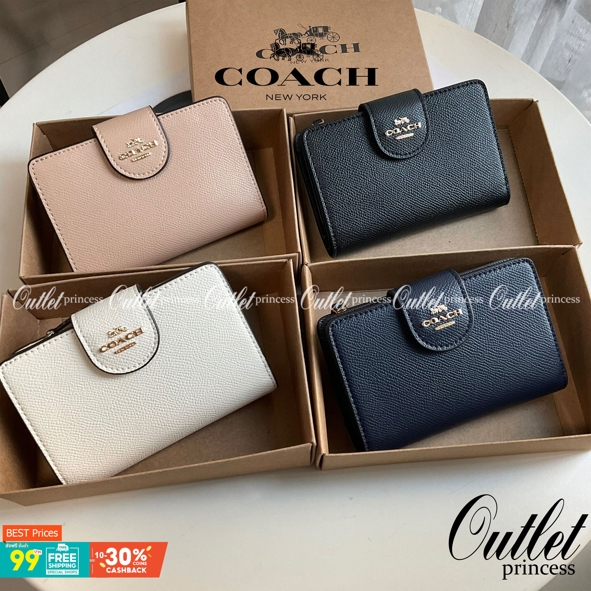 COACH SMALL WALLET IN SIGNATURE CANVAS กระเป๋าสตางค์ใบกลาง แบบพับสองตอน เปิดปิดด้วยกระดุมปั้มแบรนด์ ด้านในมีช่องใส่บัตรหลายช่อง พร้อมช่องใส่รูป และช่องใส่ธนบัตร ด้านหลังมีช่องซิปเหรียญอีกหนึ่งช่อง น้ำหนักเบา พกพาสะดวก อะไหล่ทองสุดหรู ห้ามพลาดค่ะ!