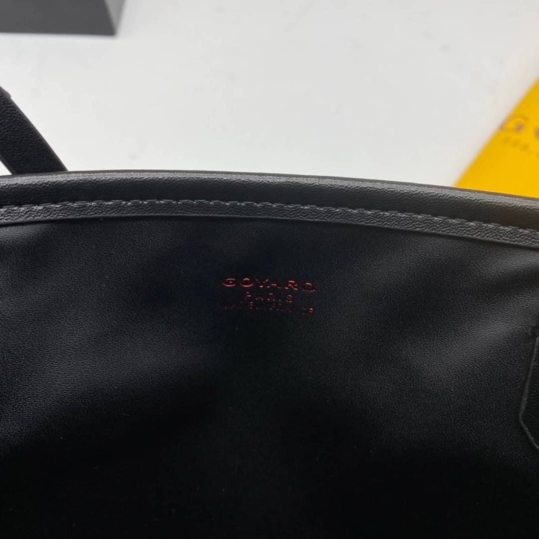 9 สี GOYARD ANJOU TOTE MINI / Goyard Mini Tote เกรดออริจินอลสลับแท้ ใช้งานต่างประเทศได้ ฮอตไอเท็ม กับกระเป๋าสะพายทรงโท้ท ไซส์มินิ กะทัดรัด มาครบสีขายดี เลิศทุกสี รูปทรงคลาสสิค ดีไซน์เป็นเอกลักษณ์ ใช้งานได้หลากหลาย