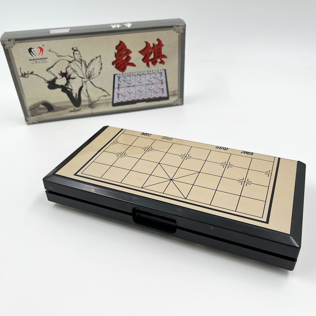 ชุดหมากรุกจีนแม่เหล็กพับได้ขนาดพกพาไซส์เล็ก 20.5x20.5cm.