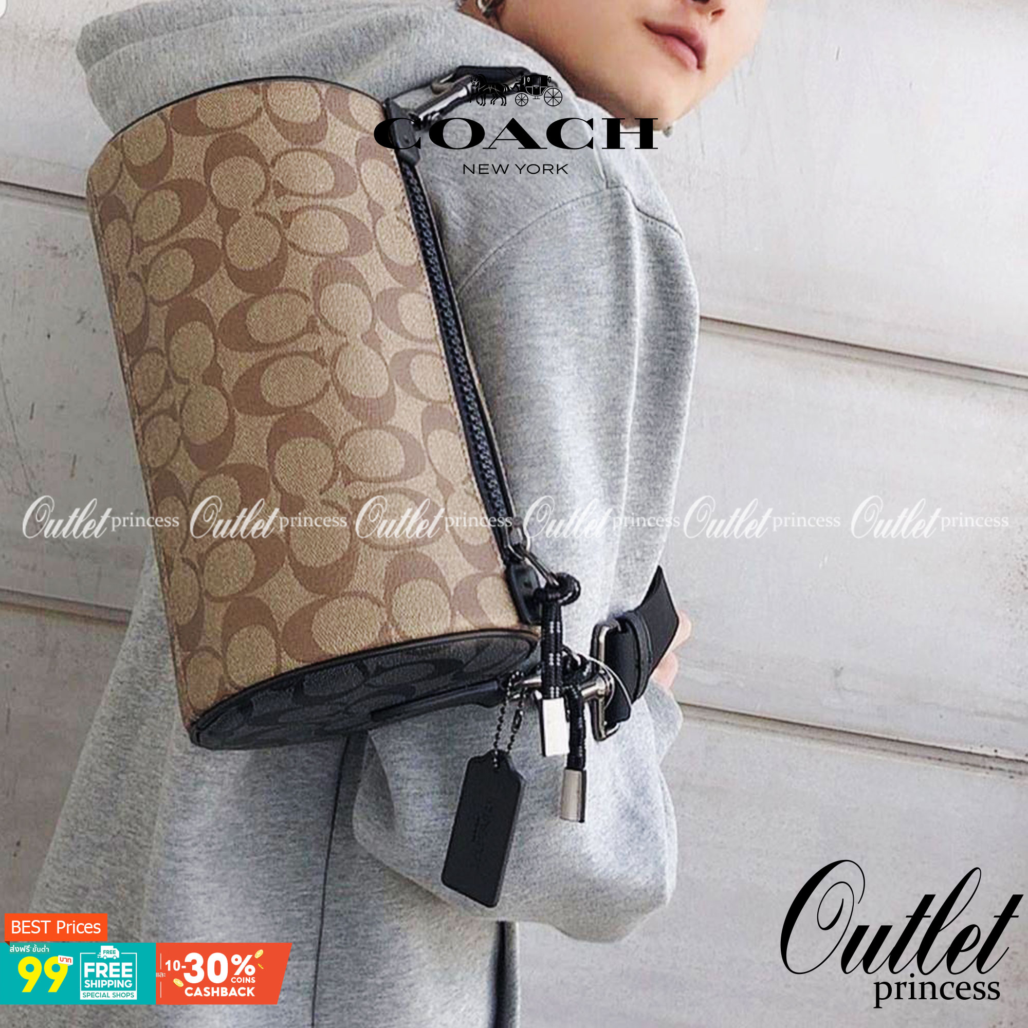 COACH BARREL SIGNATURE CANVAS CROSSBODY (C2957) กระเป๋าสะพาย ทรงเก๋ ขนาดกำลังดี ที่บอกได้คำเดียวว่า เท่ไม่หยอก!! คือดีย์มาก!!// วัสดุแคนวาส ผสมหนังแท้ ลาย SIGNATURE รูปทรงกระบอก// เปิด-ปิด ด้วยซิบ ด้านในโล่งกว้าง เก็บของได้เยอะ// มาพร้อมสายสะพาย สายสปอร์ต