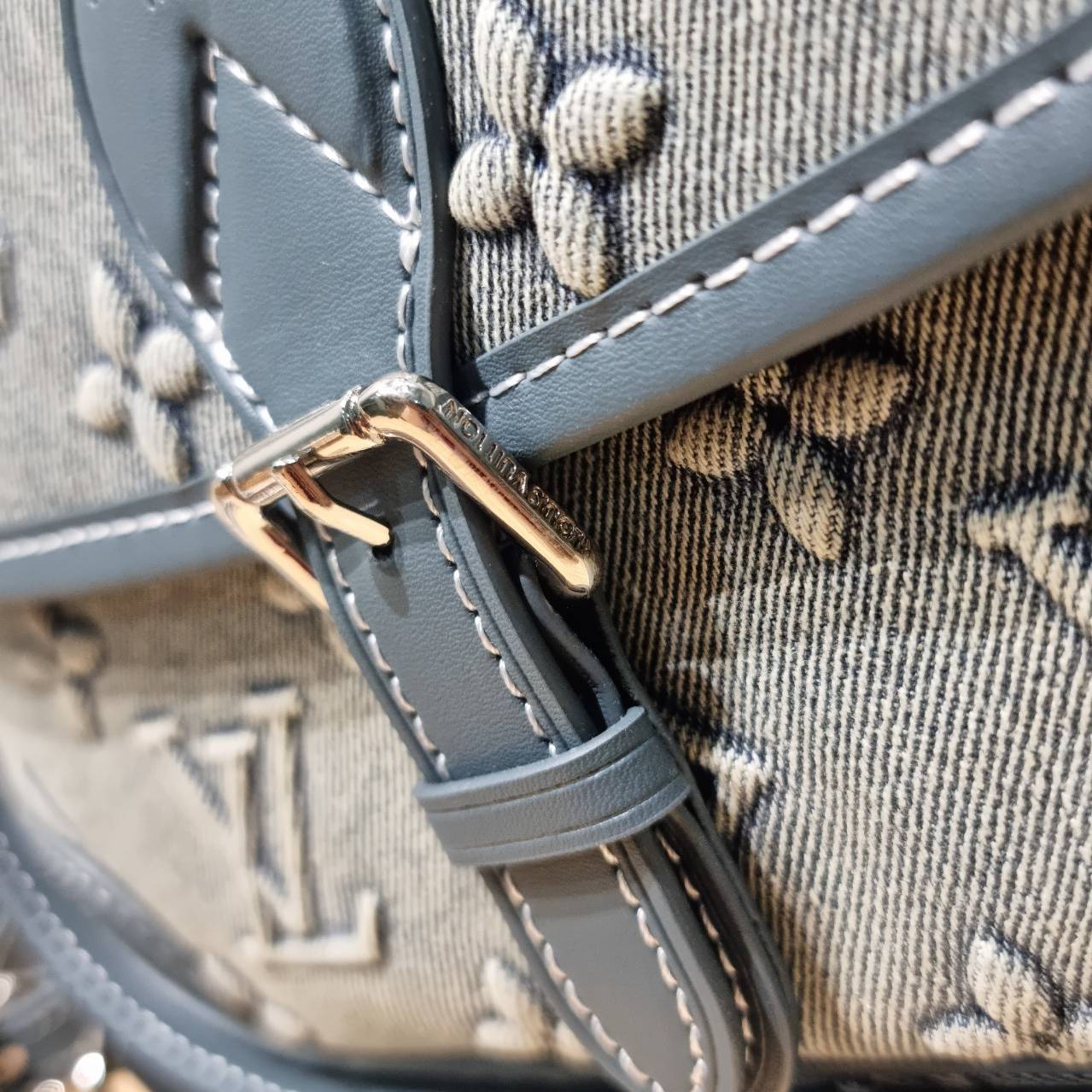 LV diane monogram washed denim bag ใหม่ล่าสุด กับกระเป๋าทรงสุดฮิต คลาสสิคและเป็นอีกหนึ่ง signature ที่มาในรูปแบบ washed denim สวยดูแพงสุดๆ