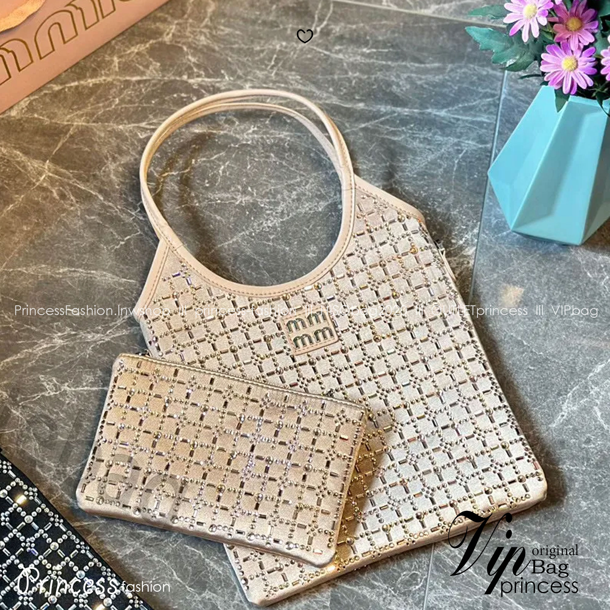 MIU MIU small crystals net tote bag กระเป๋าทรงโท้ทไซส์เล็ก น่ารัก สุดคิ้วประดับคริสตัลสวยงามที่สุด เอาใจสาวๆ สายหวาน ไอเท็มใหม่รีบมีใช้ก่อนใคร สวยก่อนใครได้แล้วน้า