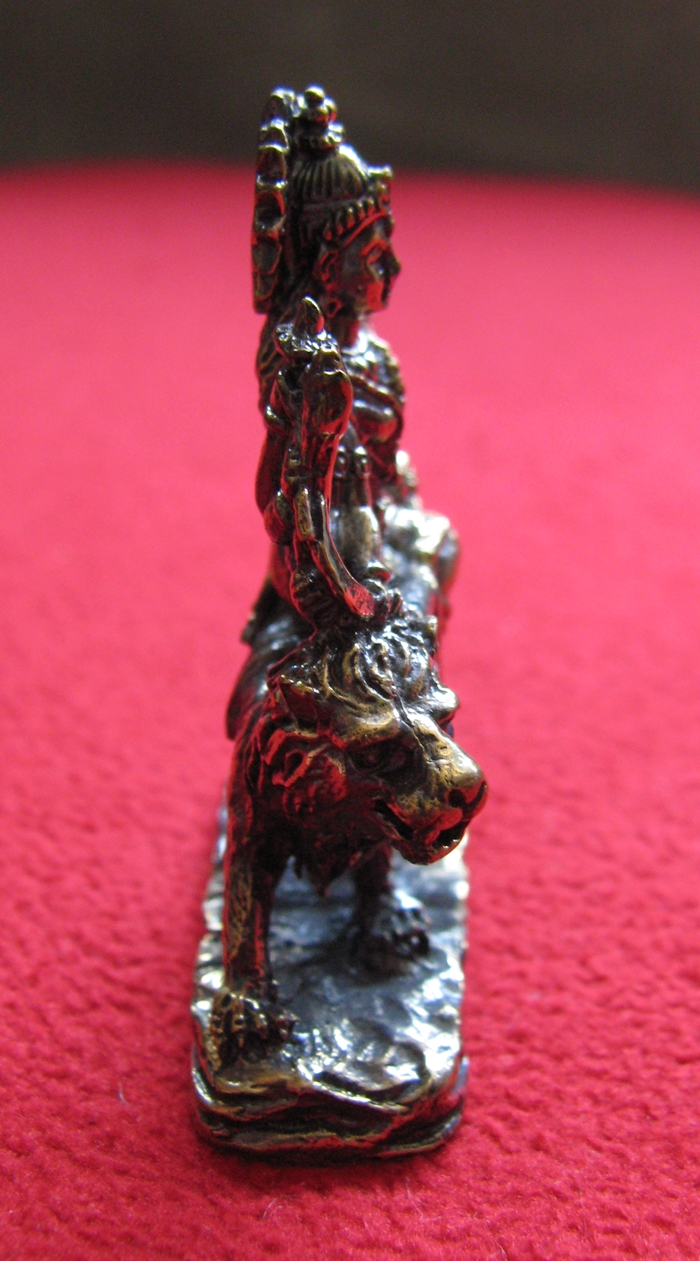 สินค้าจองค่ะ องค์พระแม่อุมาเทวีขี่เสือเนื้อทองเหลือง(ตั้งบูชาหน้ารถ)พร้อมใบคาถาค่ะ