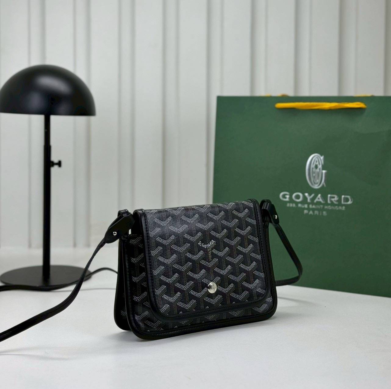 10 สี ORI หนังแท้ | GOYARD Plumet pouch-wallet กระเป๋าสะพายใบเล็กกะทัดรัด ดีไซน์กระเป๋าสตางค์ Plumet ดีไซน์มาพร้อมช่องใส่เหรียญ ธนบัตร และบัตรต่างๆ สามารถสะพายไหล่เป็นกระเป๋าสะพายข้างได้เหมือนกระเป๋าใบเล็ก