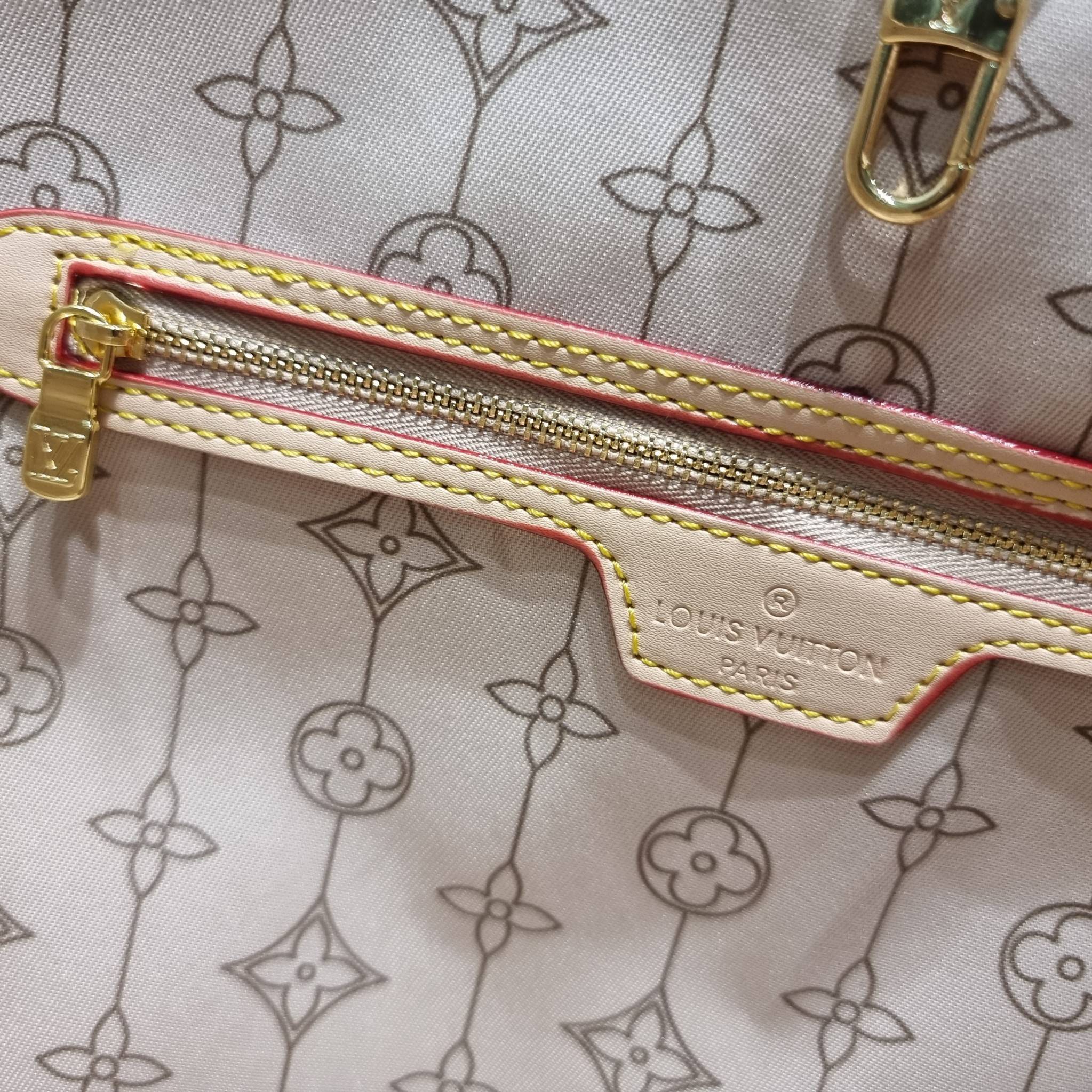 LV Neverfull MM Damier Azur คอลเล็คชั่น Spring Nautical / LV 2IN1 TOTE SET WITH NAUTICAL PRINT ดีไซน์ใหม่ต้อนรับฤดูร้อน กับกระเป๋าสะพายไหล่ใบใหญ่ทรง tote มาพร้อมใบลูก คลาสสิคที่สุด เป็นอีกรุ่นที่มีคนใช้เยอะมากๆ โทนสีละมุน