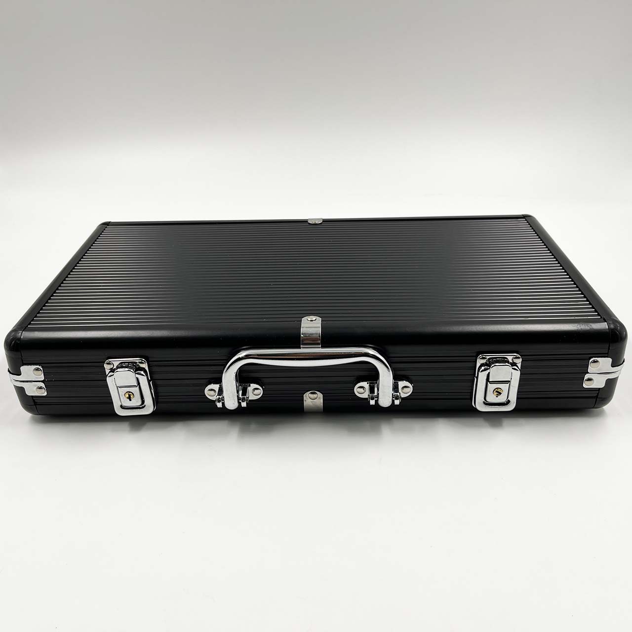 ชุดชิปโป๊กเกอร์เกรดพรีเมี่ยม พร้อมกระเป๋าใส่ชิปสีดำขนาดบรรจุ 300ชิป