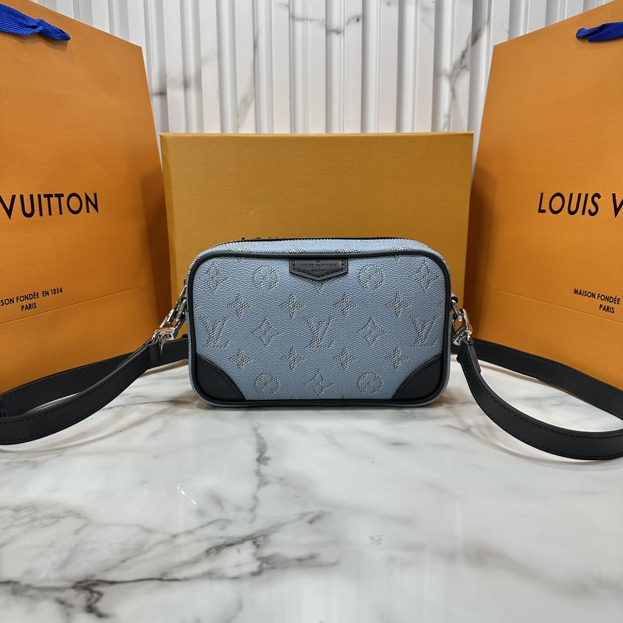 ORI หนังแท้ | LV Trocadéro Wearable Wallet Monogram Canvas 20cm กระเป๋าสะพายทรงแมสเซ็นเจอร์ดีไซน์ใช้เป็นกระเป๋าสตางค์ได้ ขนาดกำลังสวยกะทัดรัด คลาสสิคหรูหราคล่องตัว