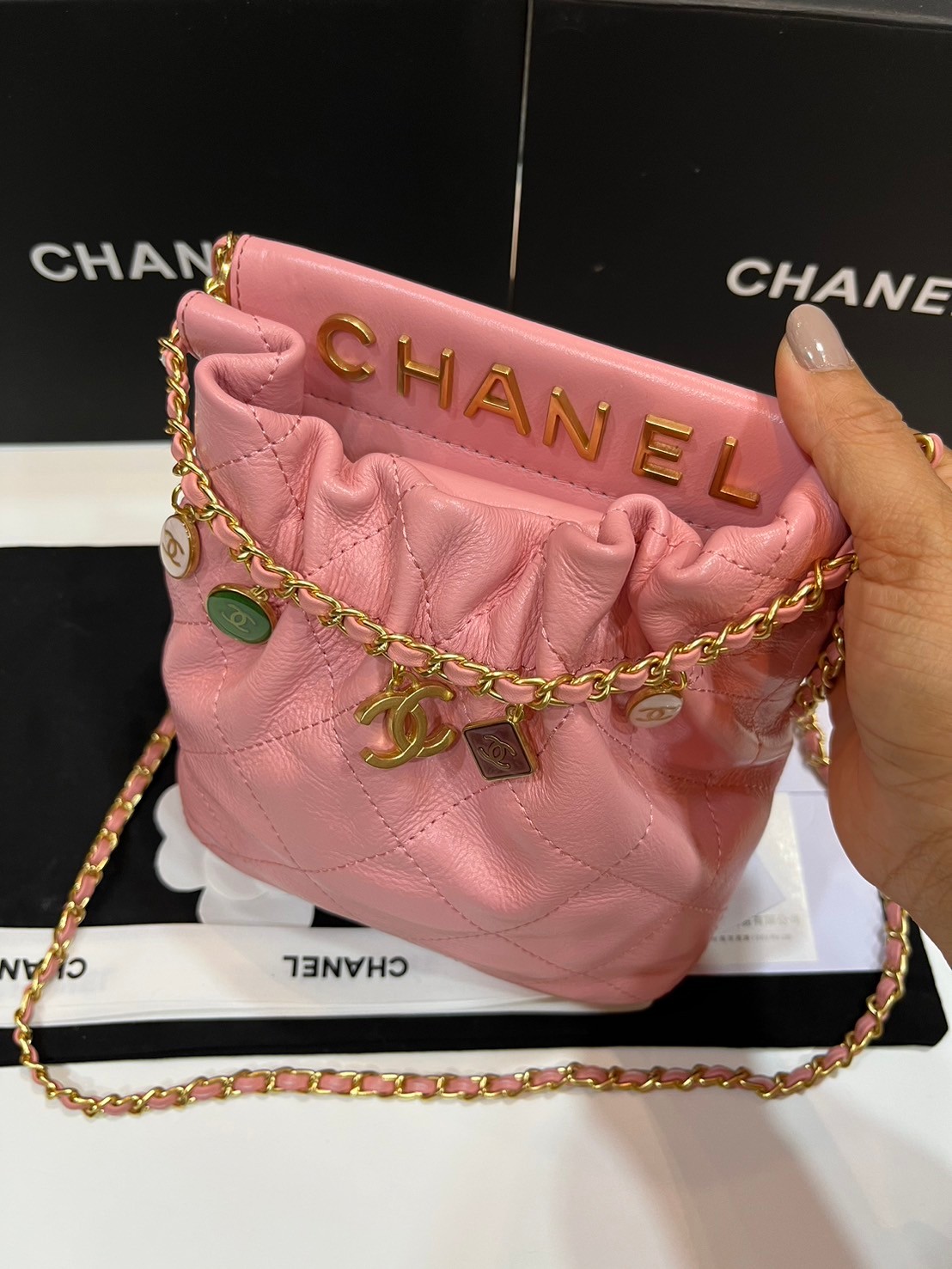 CHANEL 23p mini 22bag / Chanel 23P mini bucket bag / Chanel ss22 shopping tote กระเป๋าสะพายไซส์มินิ เกรดออริ 1:1 ใช้งานต่างประเทศได้