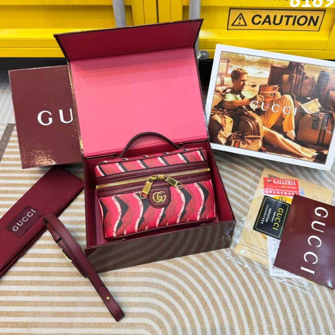 GUCCI Lunar New Year Printed super mini bag กระเป๋าสะพายทรงใหม่ สีแดงขับผิวรับทรัพย์ ลวดลายรูปงูในตำนานเสริมความงดงามสวยหรูโดดเด่นอย่างลงตัว