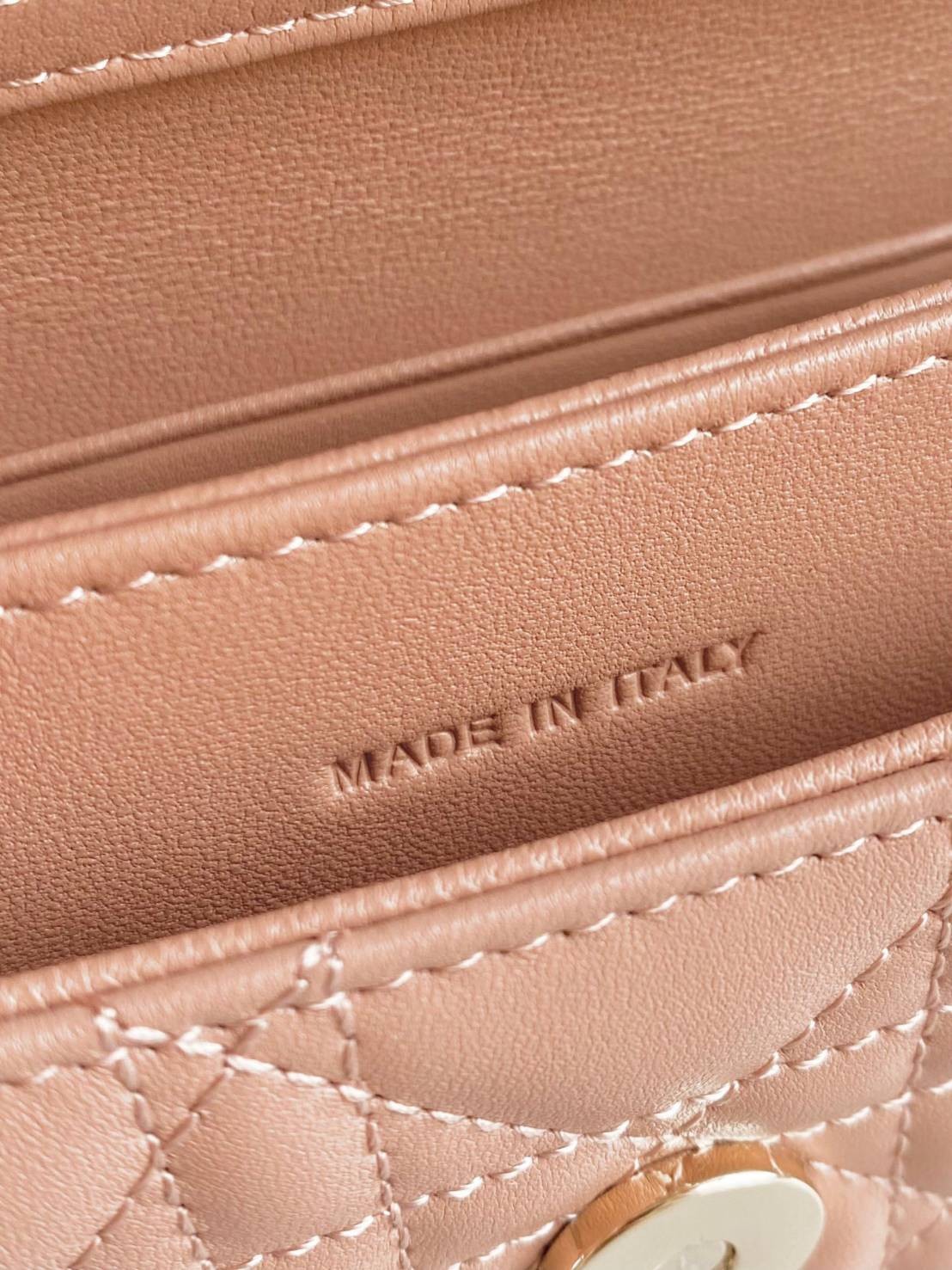 DIOR LADY DIOR TOP HANDLE CLUTCH เกรดเทพออริจินอล Rose Des Vents Cannage Lambskin หนังแท้ งานดีสุด ภาพถ่ายจากงานขายจริง ใช้งานต่างประเทศได้