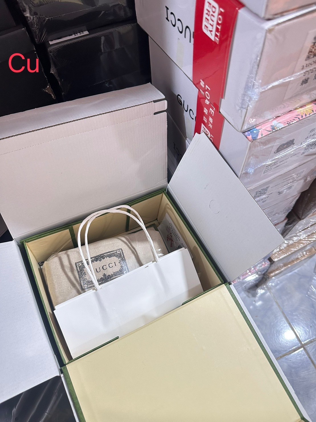 GUCCI GG Mini Bag With Clasp Closure / GUCCI MINI BAG พร้อมส่งที่ไทย กระเป๋าสะพายทรงคลาสสิค ไซส์ใหม่กะทัดรัด ใช้งานคล่องตัว ได้ทั้งชายหญิง รุ่นตามหา