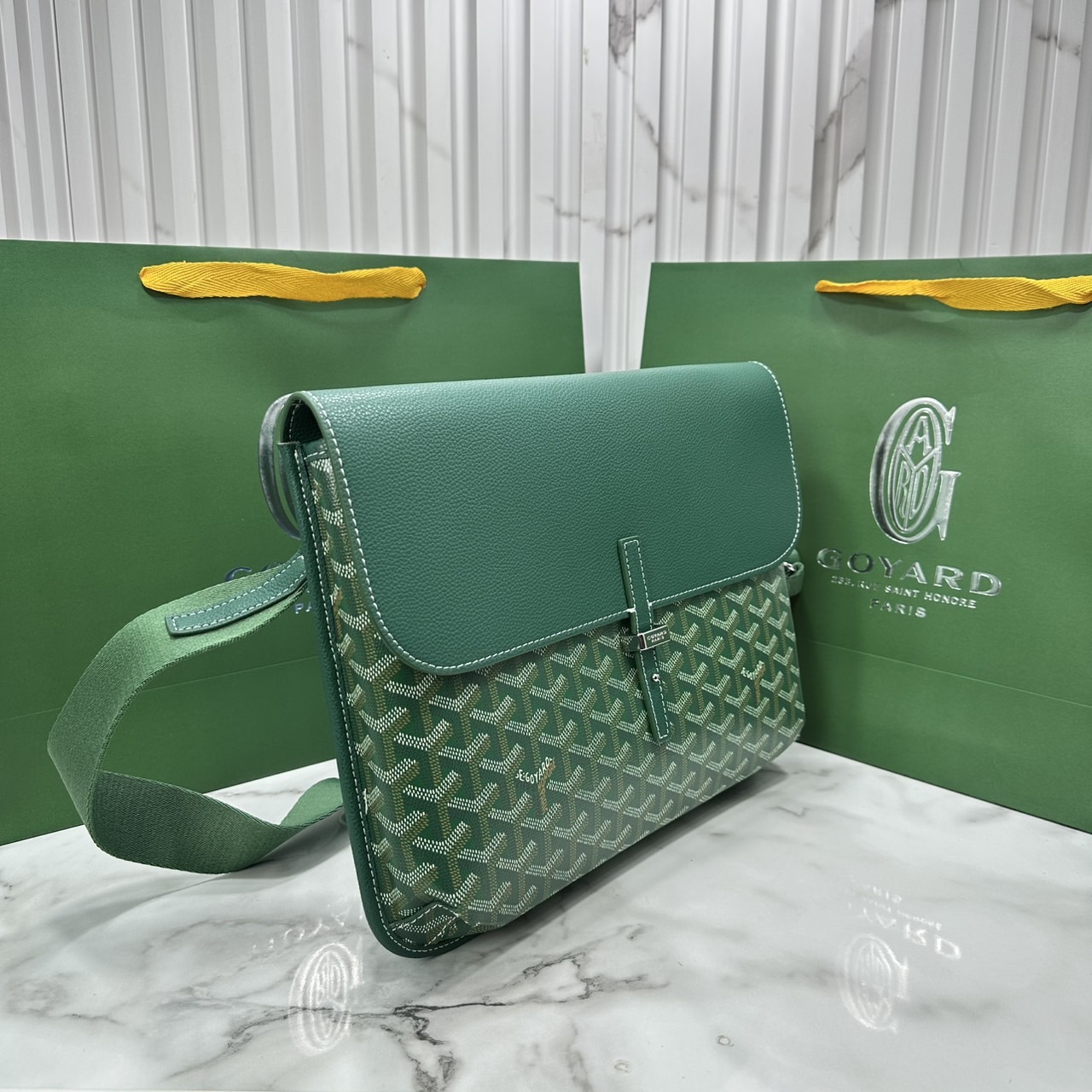 ORI หนังแท้ | Goyard Coursier Messenger bag กระเป๋าแมสเซ็นเจอร์ดีไซน์ใหม่ กะทัดรัดใช้งานได้อย่างคล่องตัว เหมาะมากสำหรับสายสปอร์ต ที่สุดของความหรูตอบโจทย์การใช้งาน ใบจริงสวยงามตามรูปค่ะ