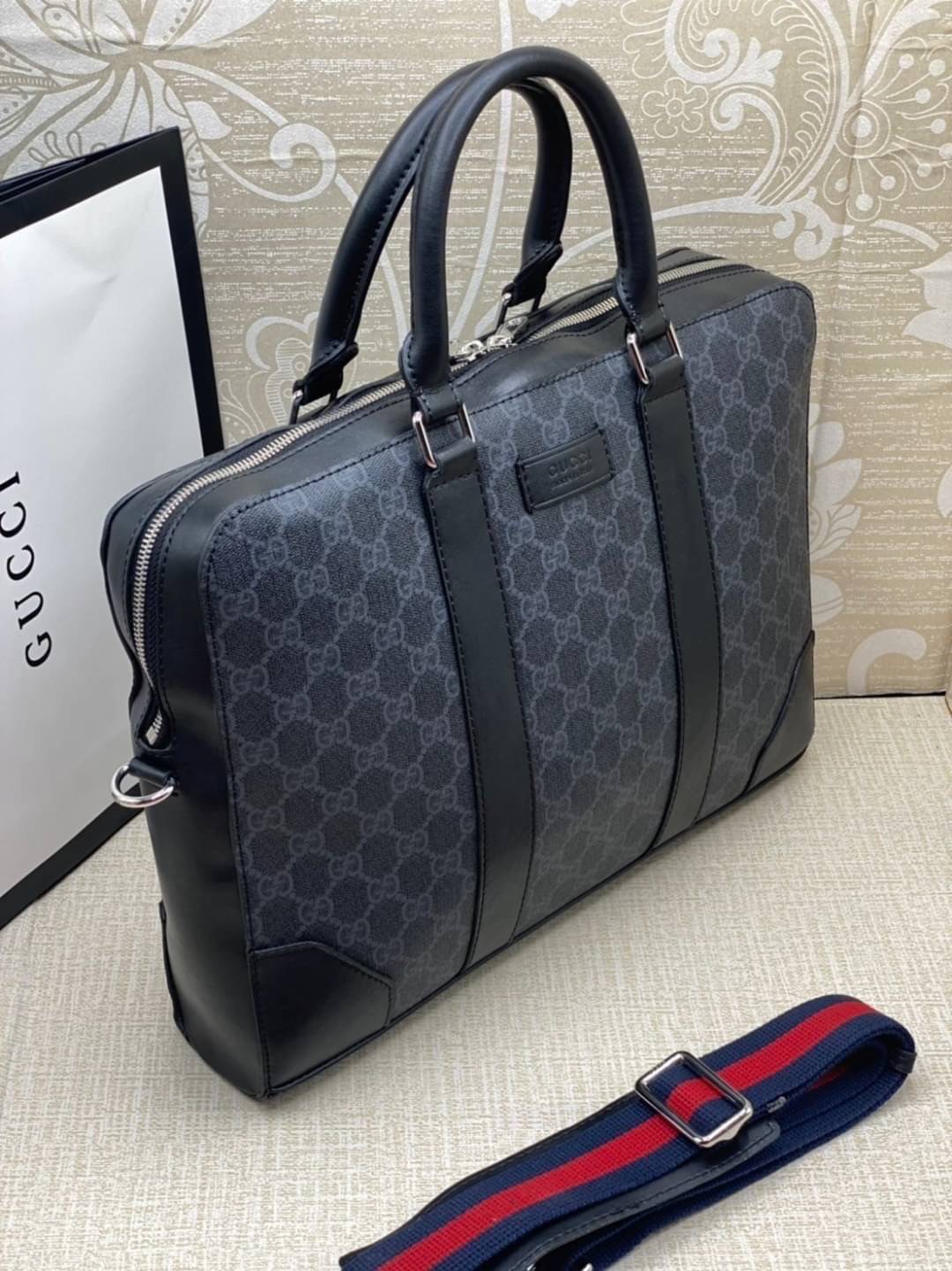 Gucci GG Supreme Briefcase พร้อมส่งที่ไทย ภาพสินค้าถ่ายจากงานจริง GG Supreme work bag with Web shoulder strap