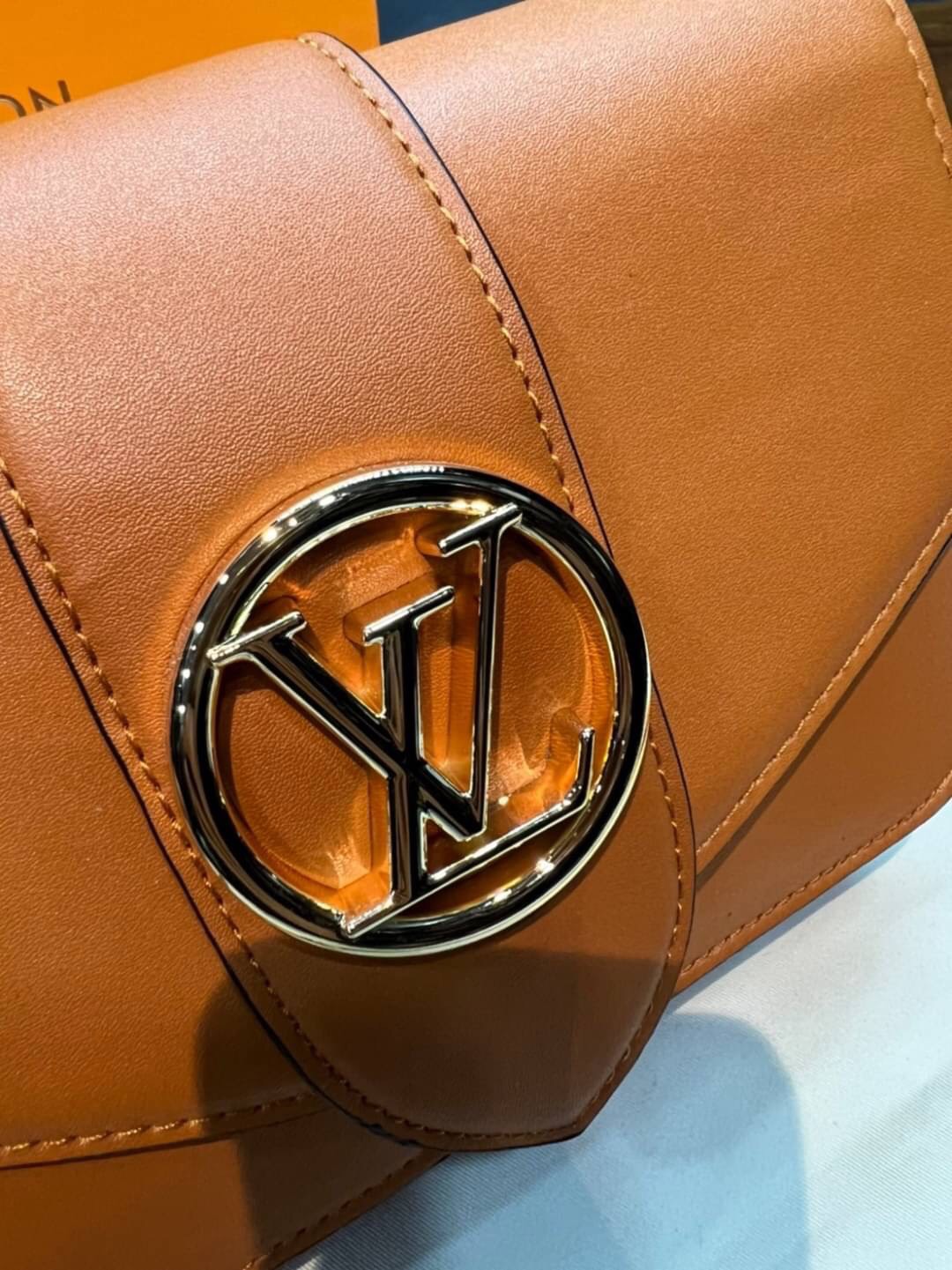 VIP 】หนังแท้ Louis Vuitton Crossbody & Shoulder Bag พร้อมส่งที่ไทย 3 สี Size 23cm