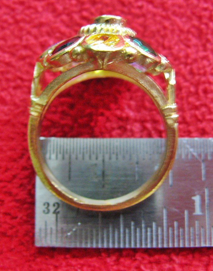 สินค้าหมดค่ะ แหวนพลอยนพเก้า รูปดอกไม้8กลีบ ทองเหลือง แบบ1ค่ะ