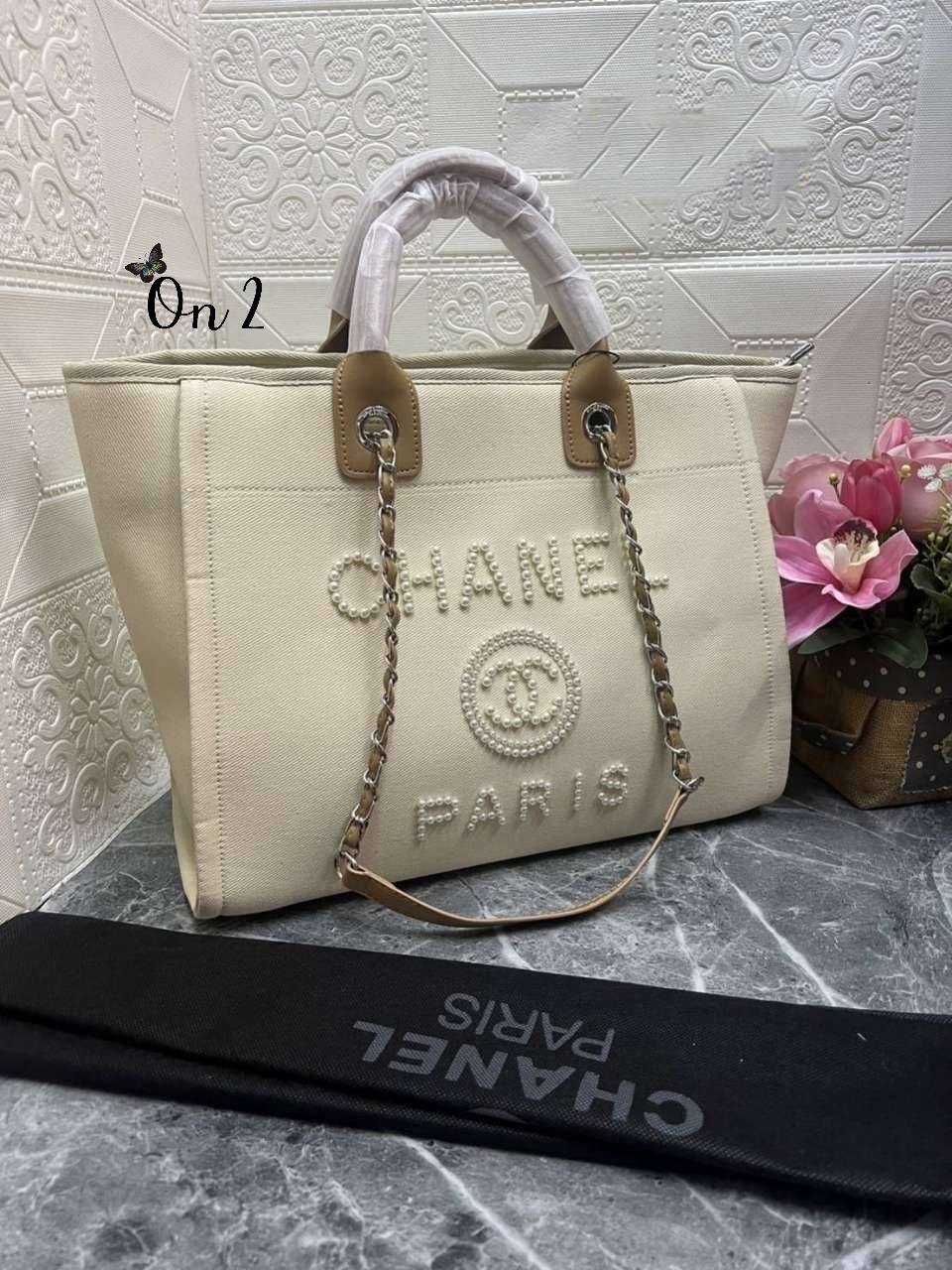 CHANEL Maxi Shopping with Pearl logo / CHANEL DEAUVILLE TOTE / Chanel tote bag หน้าโลโก้ติดหมุดแน่นๆ กระเป๋าทรงโท้ทใบใหญ่ผ้าแคนวาส งานปักหมุดสวยหรูใบใหญ่สไตล์เซเลปค่ะ