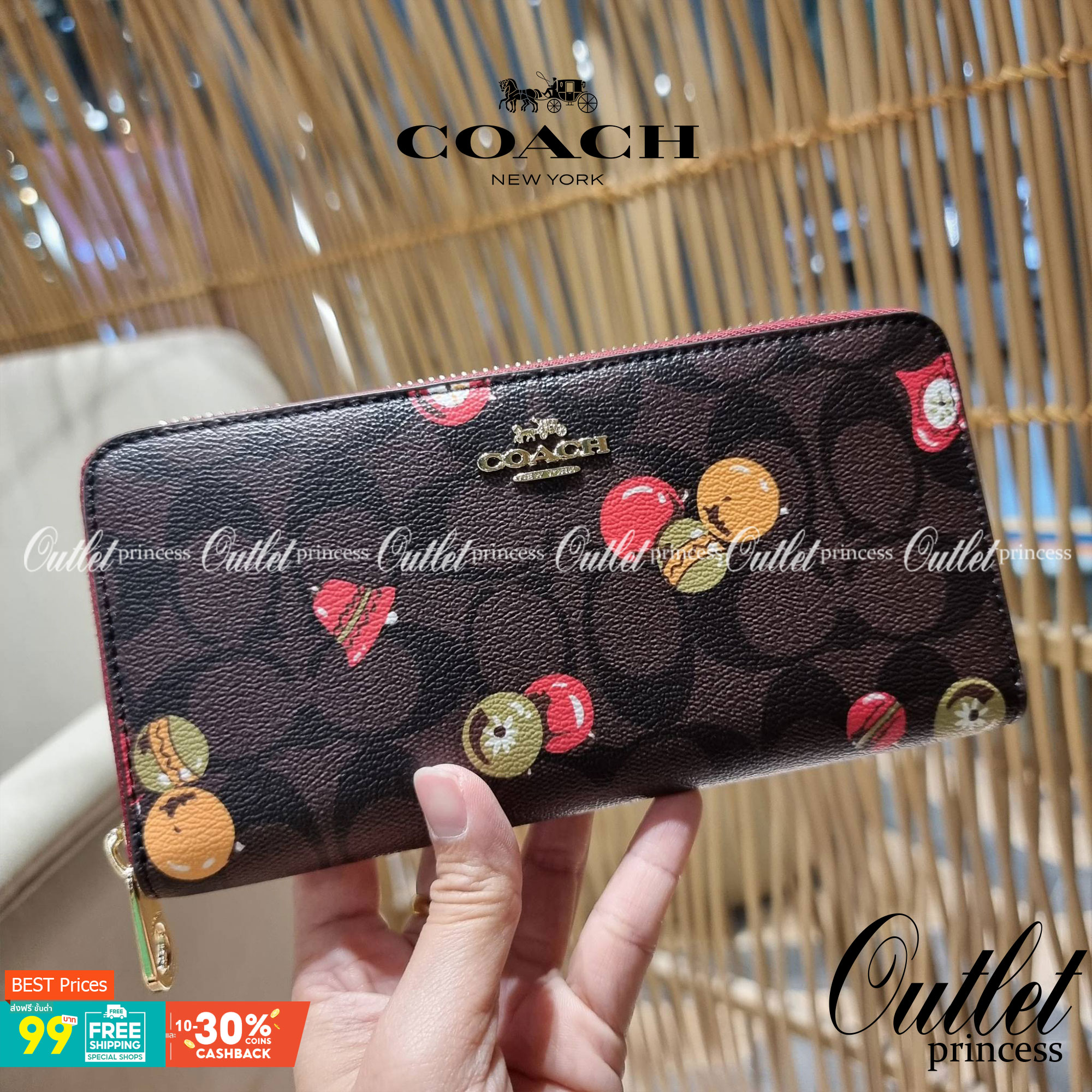 COACH C7410 LONG ZIP AROUND WALLET WITH ORNAMENT PRINT ความสวยต้องส่งต่อ!! คอลเลคชั่นใหม่ 2IN1 คุ้มค่าแบบที่สุด กระเป๋าสตางค์กึ่งคล้องมือ ดีไซน์ลวดลายสดใส น่ารักน่าใช้ คลาสสิคใช้ง่าย ไม่มีเบื่อ วัสดุหนังแคนวาสเคลือบลาย มาพร้อมสายคล้องมือ ถอดออกได้ ภายในใส