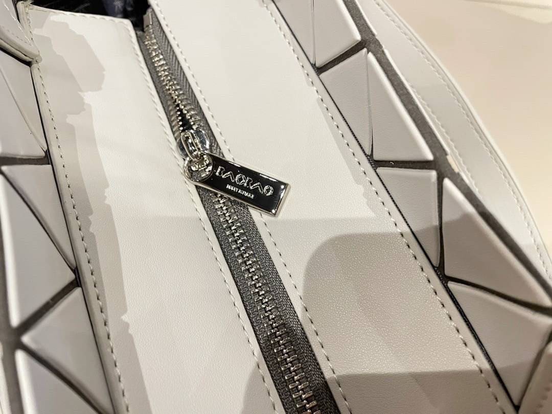 VIP GIFT 】BAOBAO Issey Miyake Crystal Matte Shoulder Bag