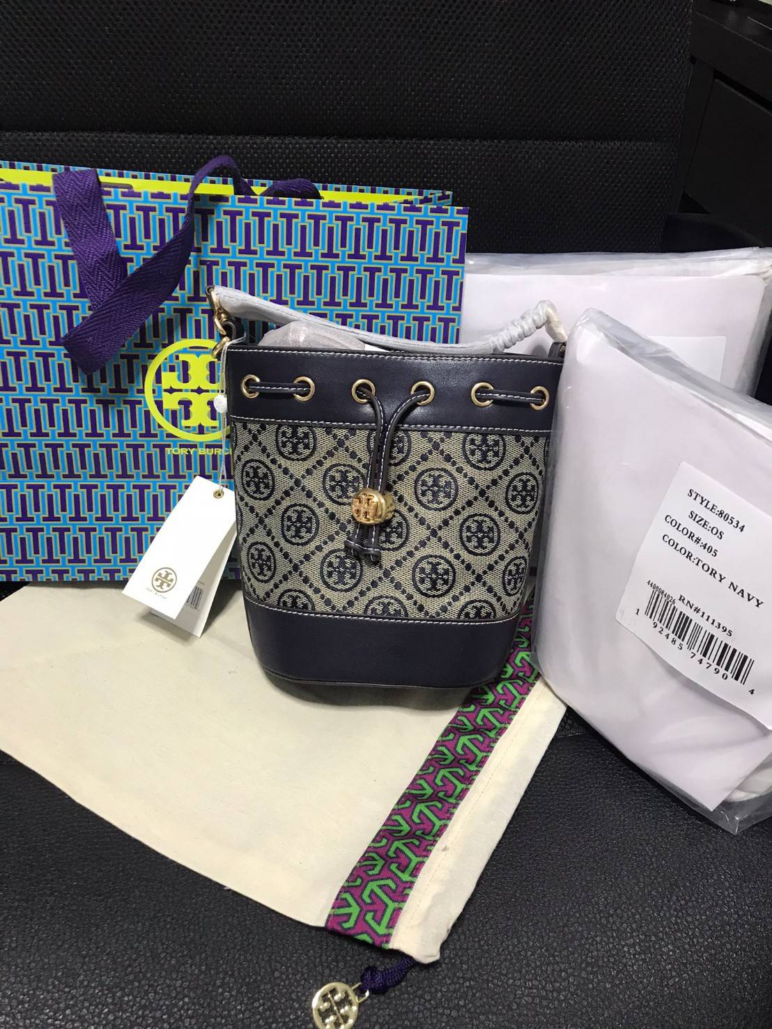 ของแท้ 💯% 】Tory Burch Monogram Jacquard Mini Bucket Bag กระเป๋าถือหรือสะพายไหล่ วัสดุผ้า Canvas โลโก้ Jacquard ทรงถัง ตั้งอยู่ทรง กระเป๋าปักลายแบรนด์ สวยหรู