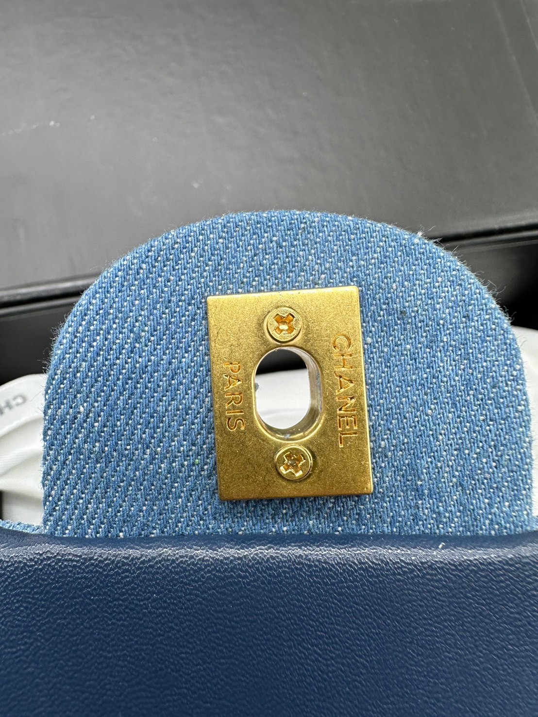 8" CHANEL Flap Bag Denim / Chanel Classic Handbag Blue Washed Denim & Gold-Tone Metal กระเป๋าทรงคลาสสิคเดนิม