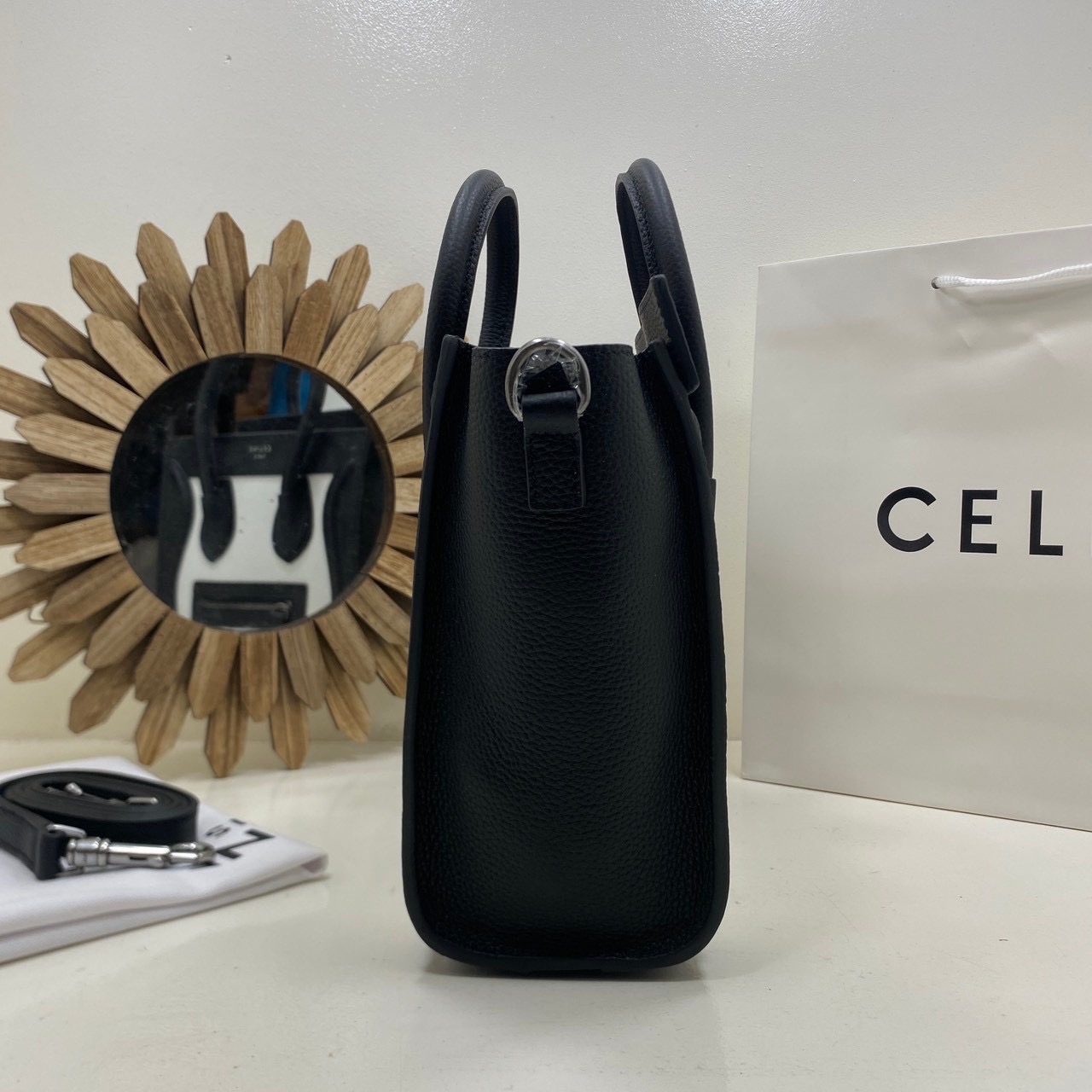 ORI หนังแท้ | Celine Luggage Tote Nano Bag20cm กระเป๋าสะพายทรงโท้ท ดีไซน์เป็นเอกลักษณ์ เรียบหรูดูแพง