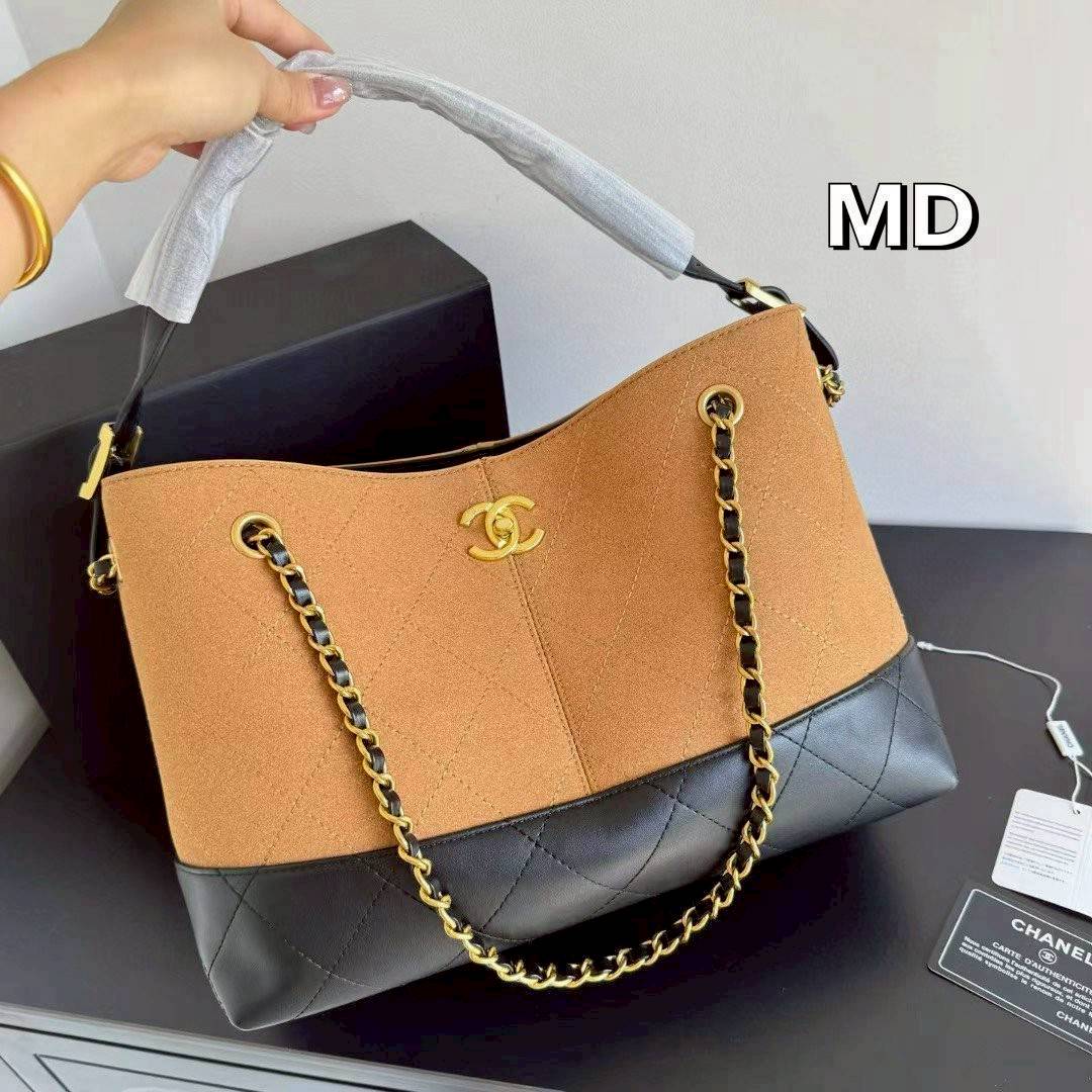 Chanel Shopping Bag 25A Suede Bag กระเป๋าช้อปปิ้งทรงโท้ท มีทั้งแบบงานหนังเต็มใบ/ทูโทน/และงานหนังกลับ สวยหรูหรา คอลใหม่