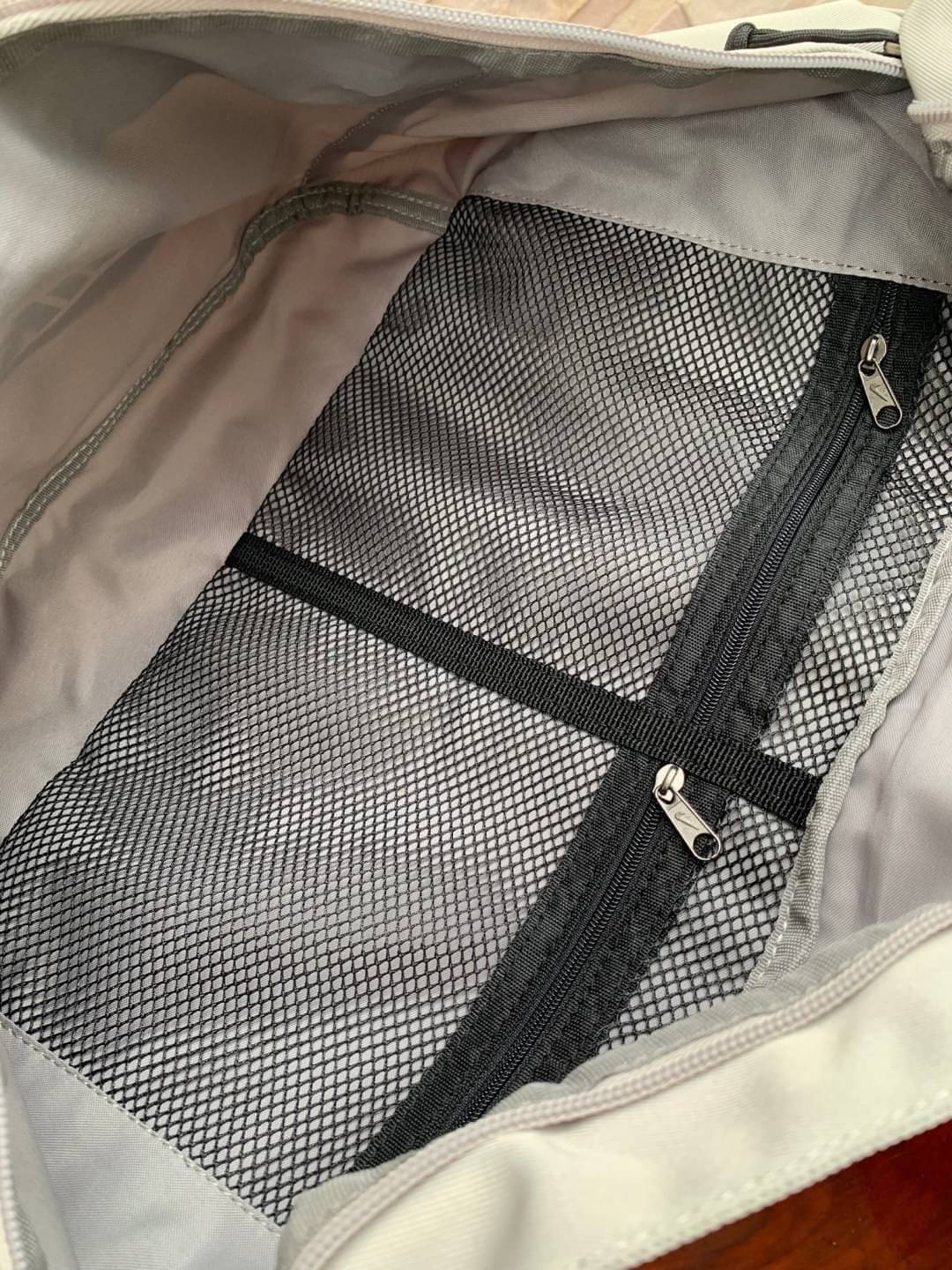 Nike Tech hip pack กระเป๋าคาดเอว Nike Tech รุ่นใหม่ชนช้อป!! ให้คุณหยิบใช้อุปกรณ์กีฬาและพกพาได้อย่างง่ายดาย