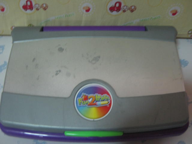 Fisher-Price Fun-2-Learn Color Flash Laptop ของเล่นมือสอง