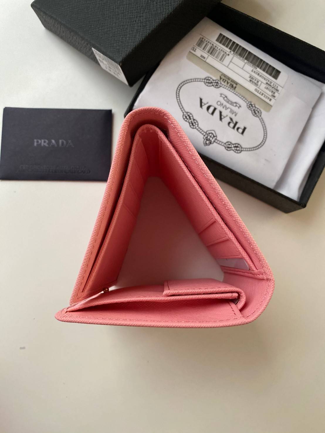 VIP หนังแท้ 】3พับ PRADA Saffiano Metal Tri-Fold Wallet Orchidea