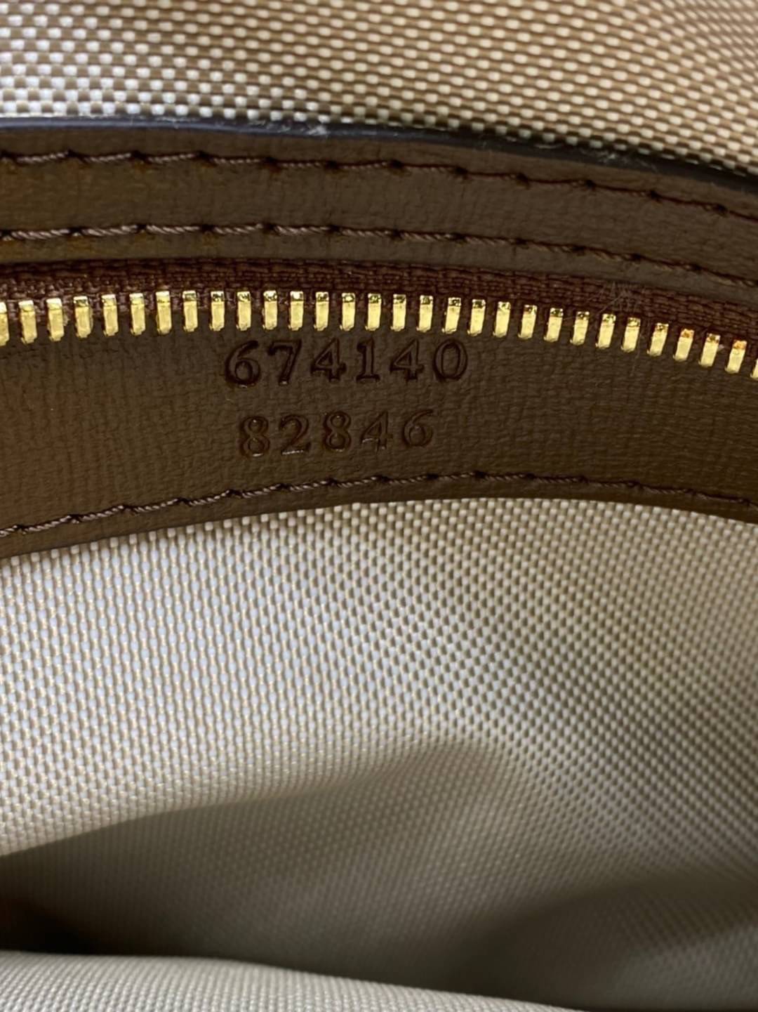 Gucci Supreme Briefcase 40cm GG Supreme work bag / GG laptop bag กระเป๋าสะพายใบใหญ่ ใส่โน้ตบุค/เอกสารได้ พร้อมส่งที่ไทย ภาพสินค้าถ่ายจากงานจริง GG Supreme work bag with Web shoulder strap