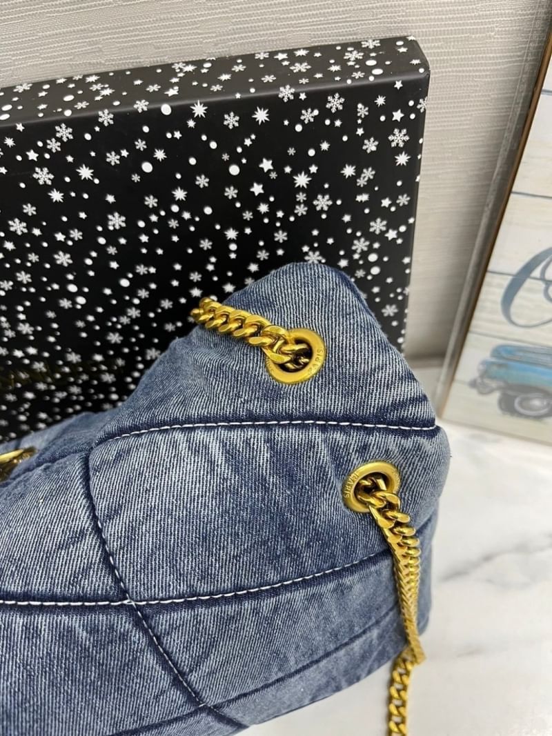 YSL Loulou Puffer Denim Shoulder Bag กระเป๋าสะพายเดนิมควิลท์ เย็บลายเชฟรอนควิลท์สวยมีเสน่ห์ ภายในโล่งกว้าง มีไอเท็มใหม่ที่ต้องรีบมีสวยก่อนใคร รับรองคุ้มค่าและถูกใจแน่นอนน้า