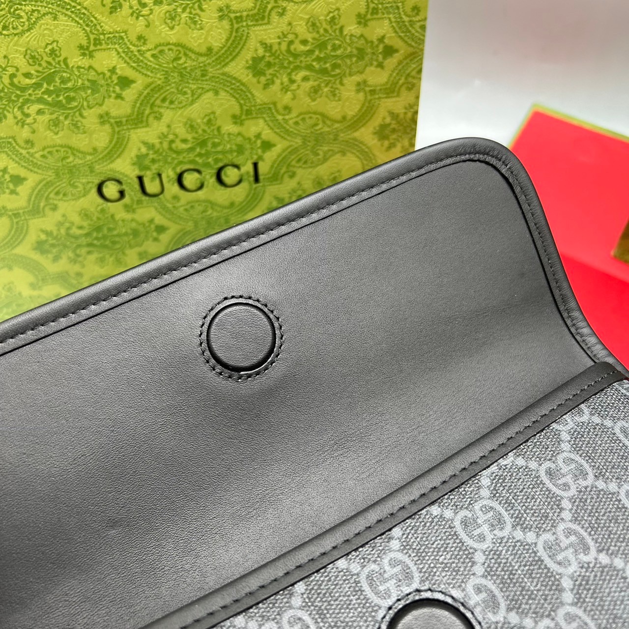 GUCCI Neo Vintage GG Supreme belt bag Black / Gucci Belt bag เกรดใช้งานสลับของแท้ เกรดออริจินอล ใช้ได้ทั้งชายหญิง งาน unisex ผลัดกันใช้ ^-^ ก็ได้ งานสวยตามรูป สินค้าขายดี ภาพสินค้าถ่ายจากงานขายจริง ใช้งานต่างประเทศได้